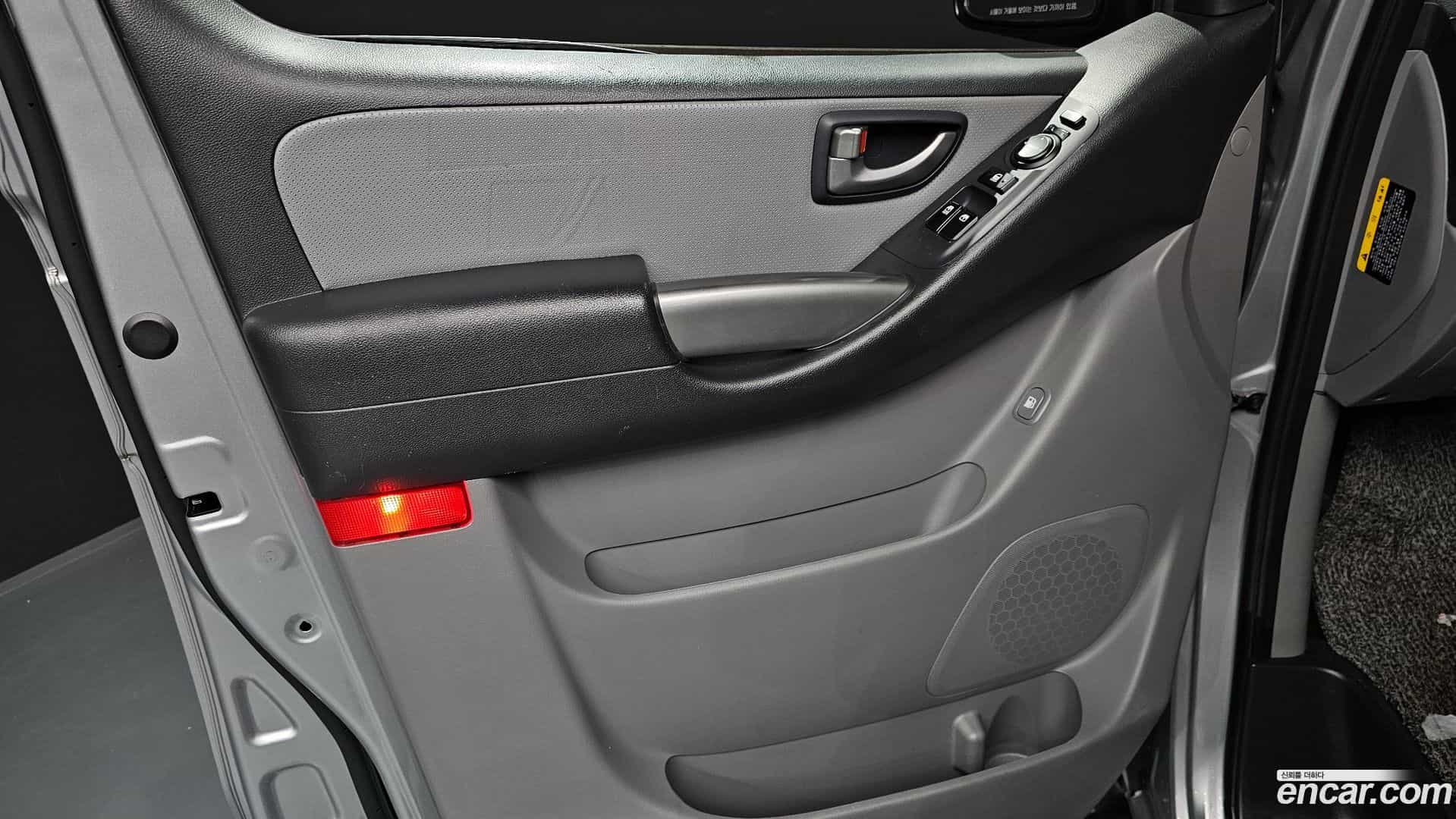 Starex Hyundai 2019.10-INNER-034