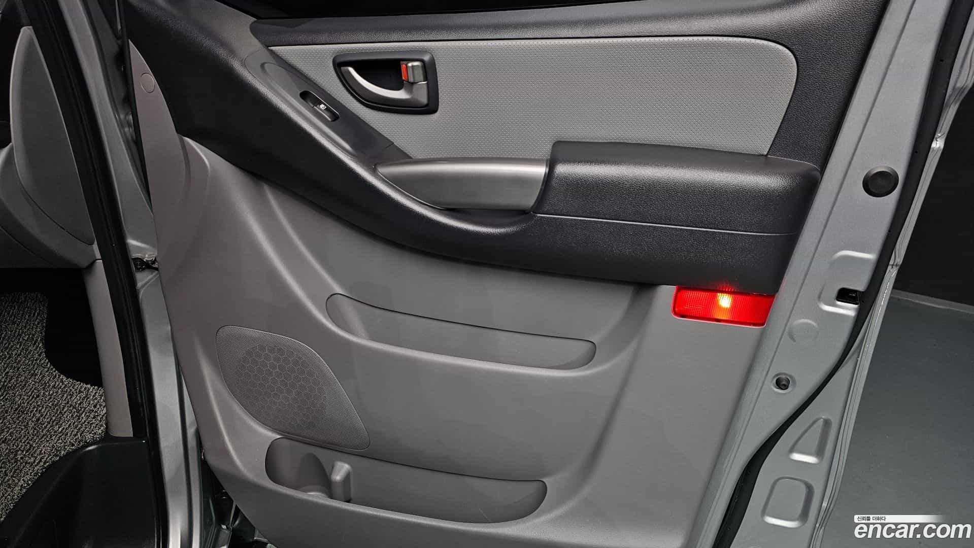 Starex Hyundai 2019.10-INNER-035