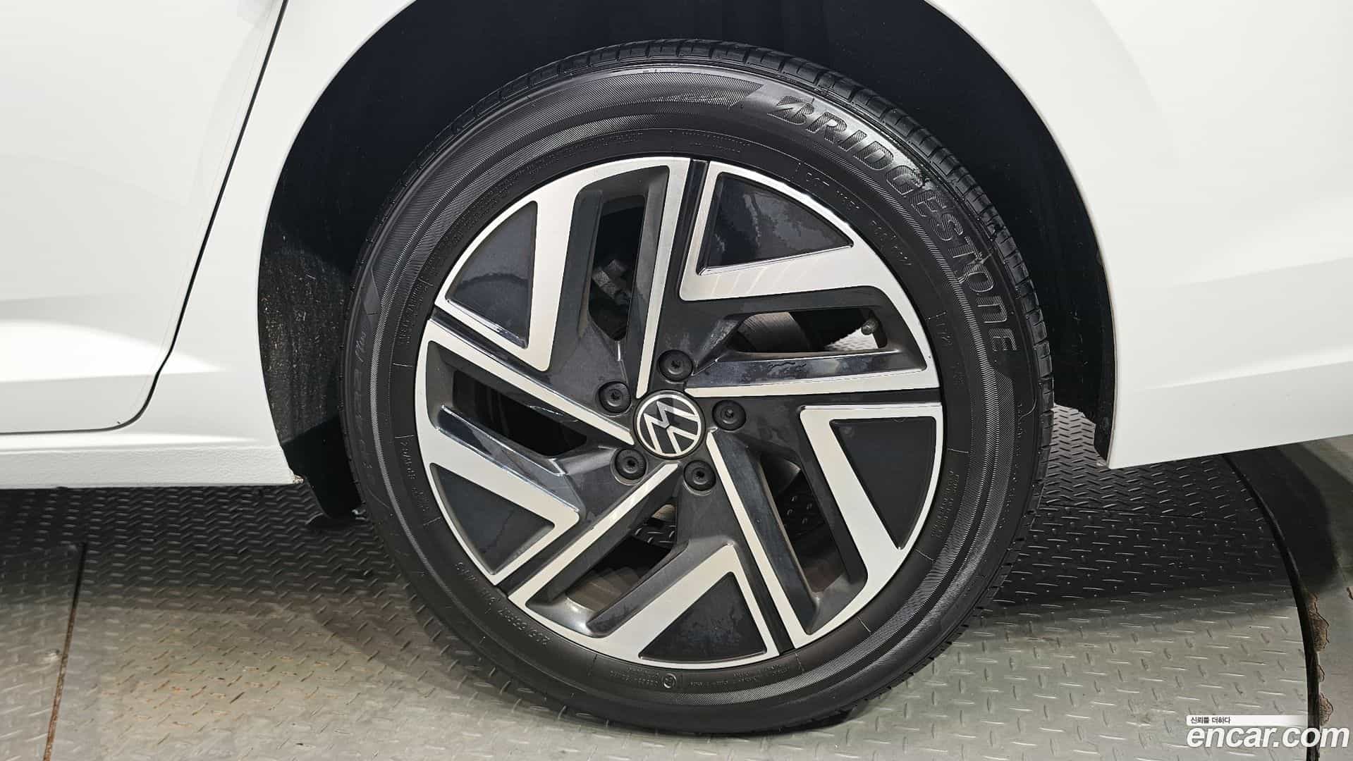 Jetta Volkswagen 2024.10-OUTER-031