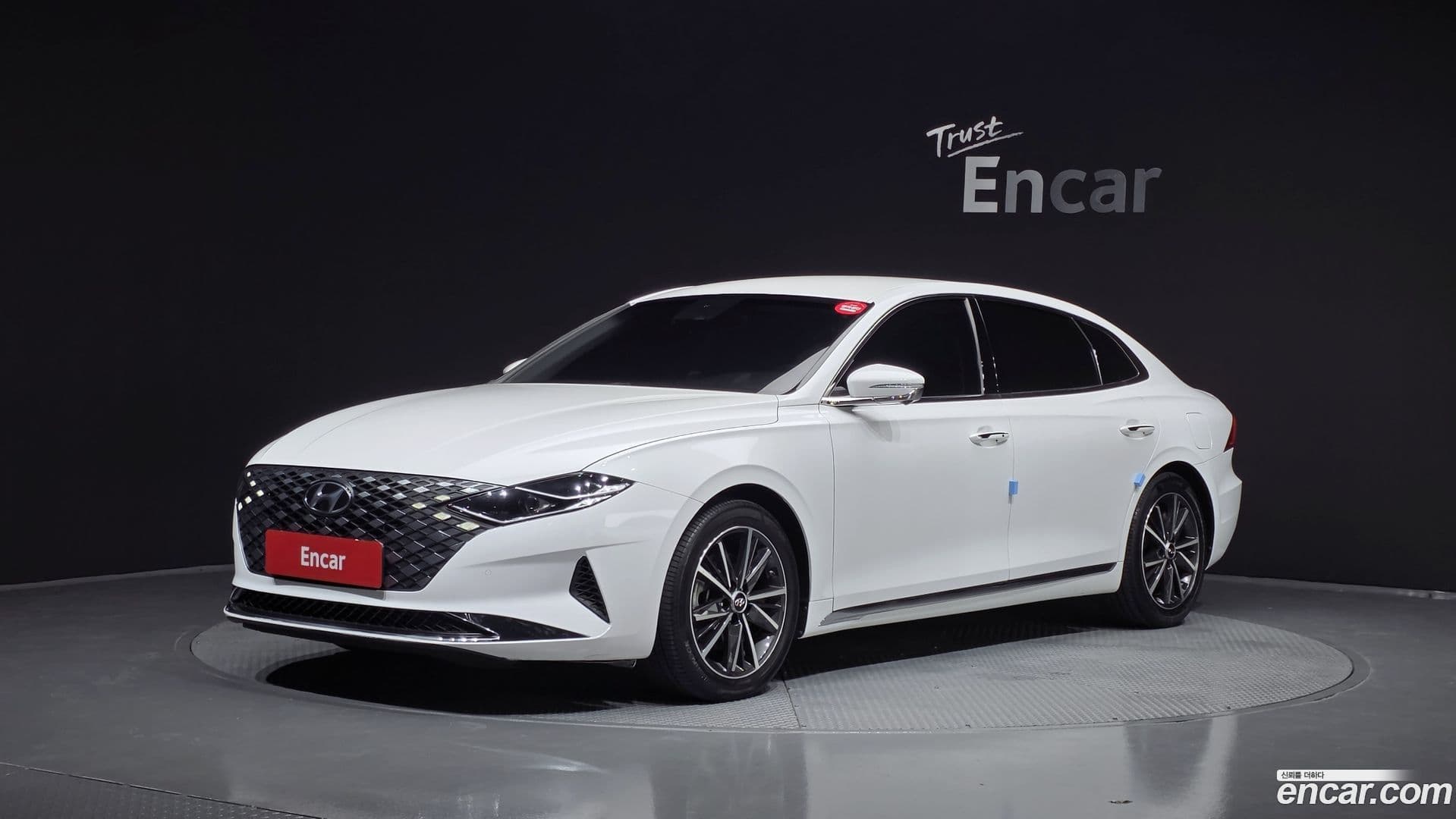 Main__Slider__Photo:Grandeur Hyundai 2020.8-0