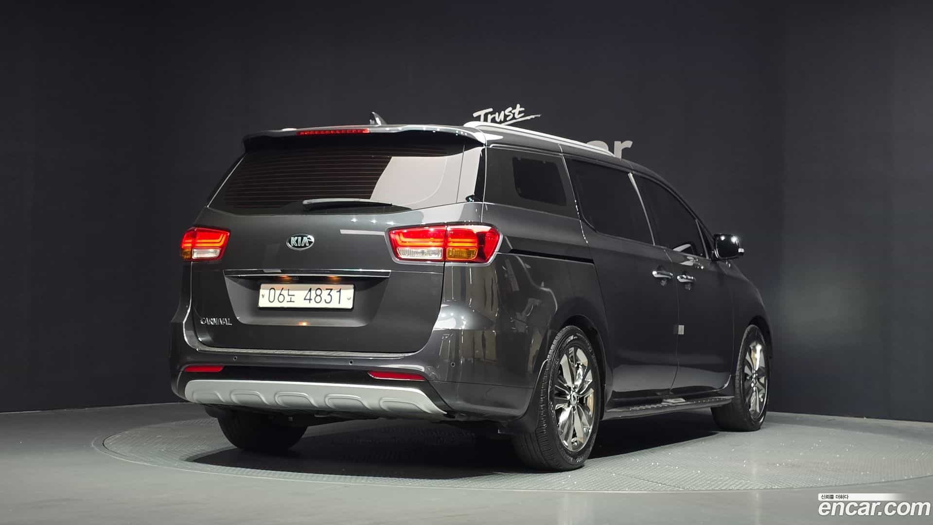 Canival Kia 2018.1-OUTER-002