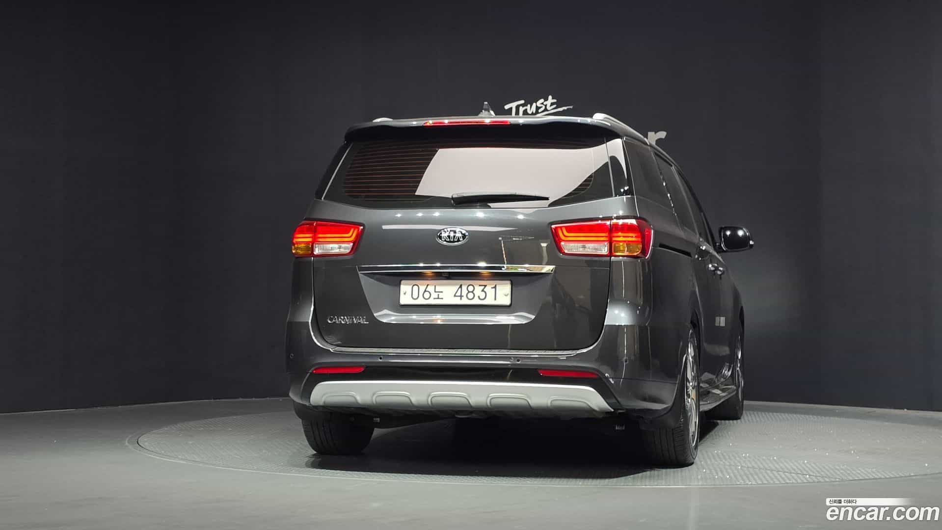 Canival Kia 2018.1-OUTER-004