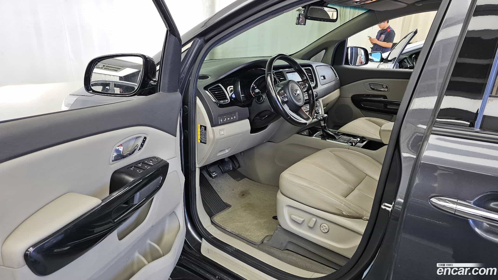 Canival Kia 2018.1-INNER-010