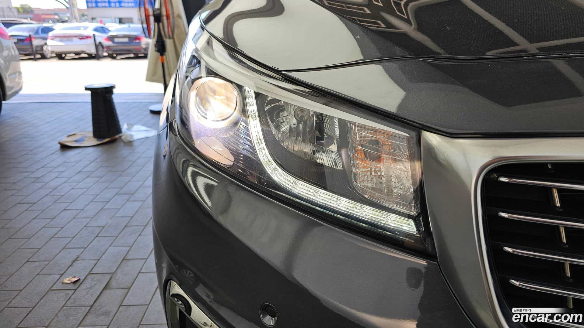 Canival Kia 2018.1-OUTER-032