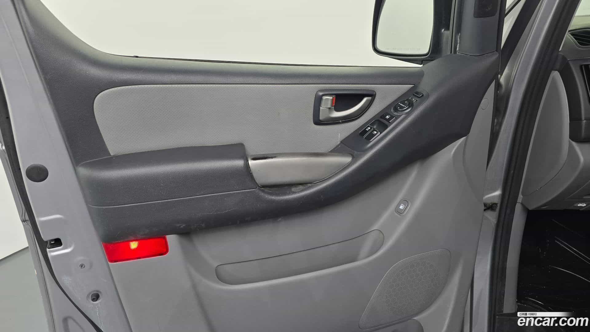 Starex Hyundai 2012.6-INNER-035