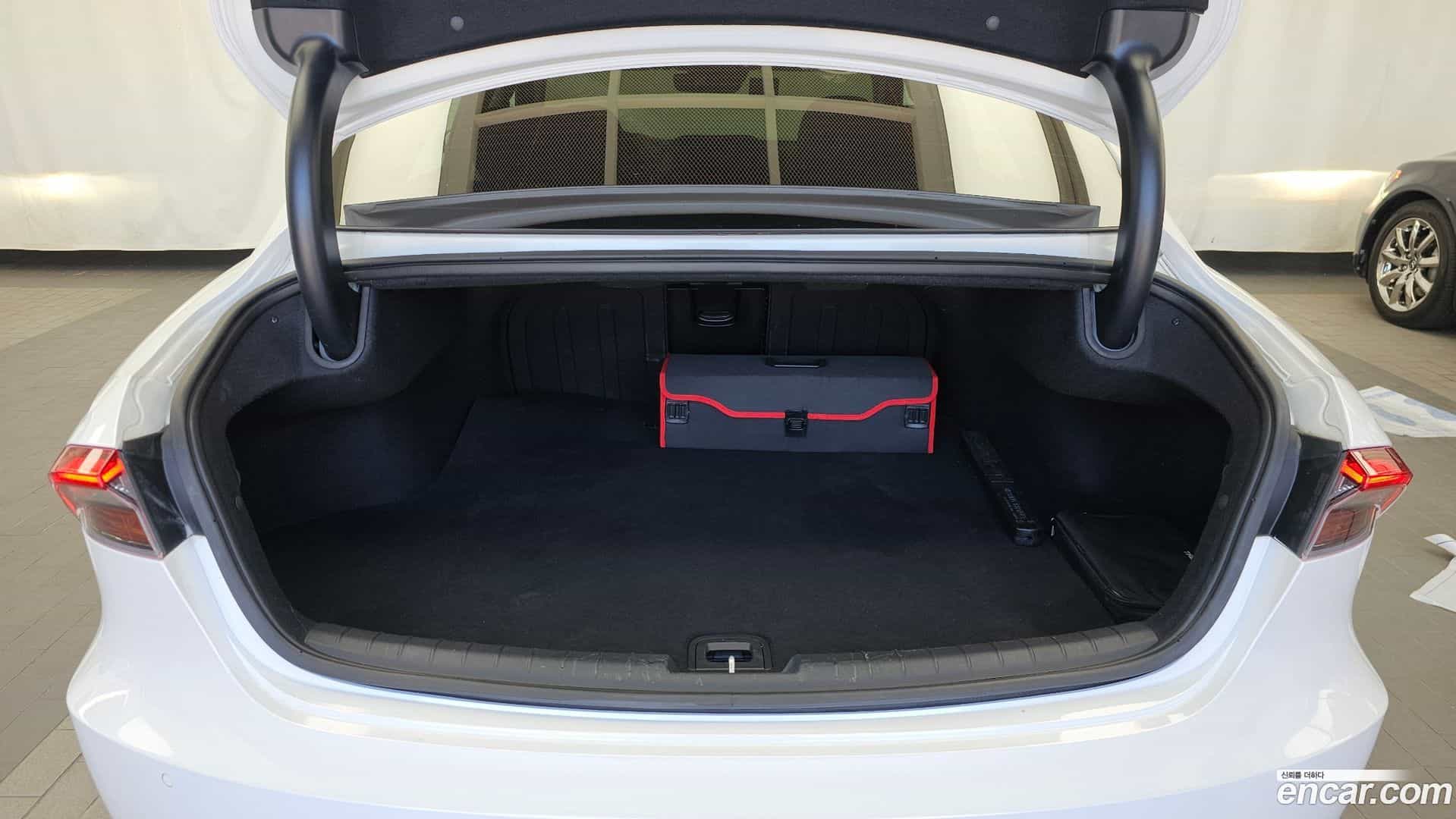 Grandeur Hyundai 2022.5-OPTION-024