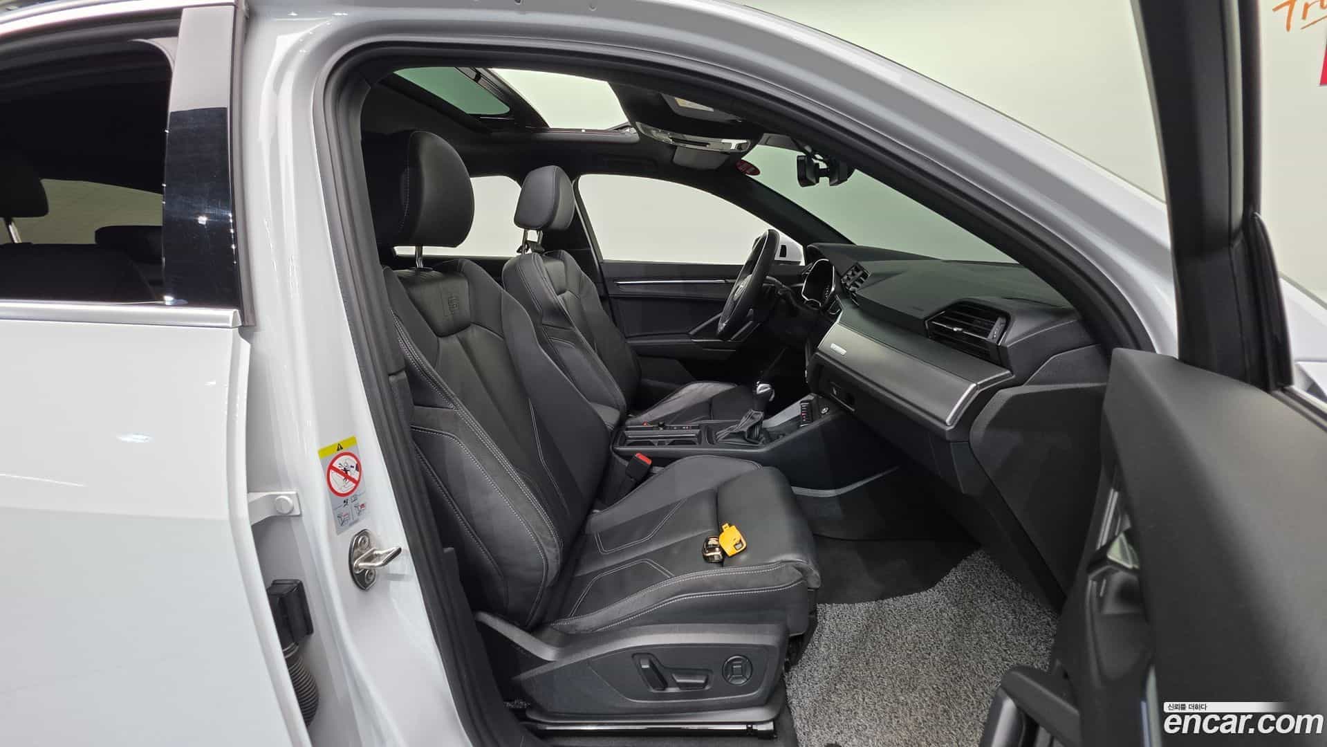 Q3 Audi 2023.0-INNER-010