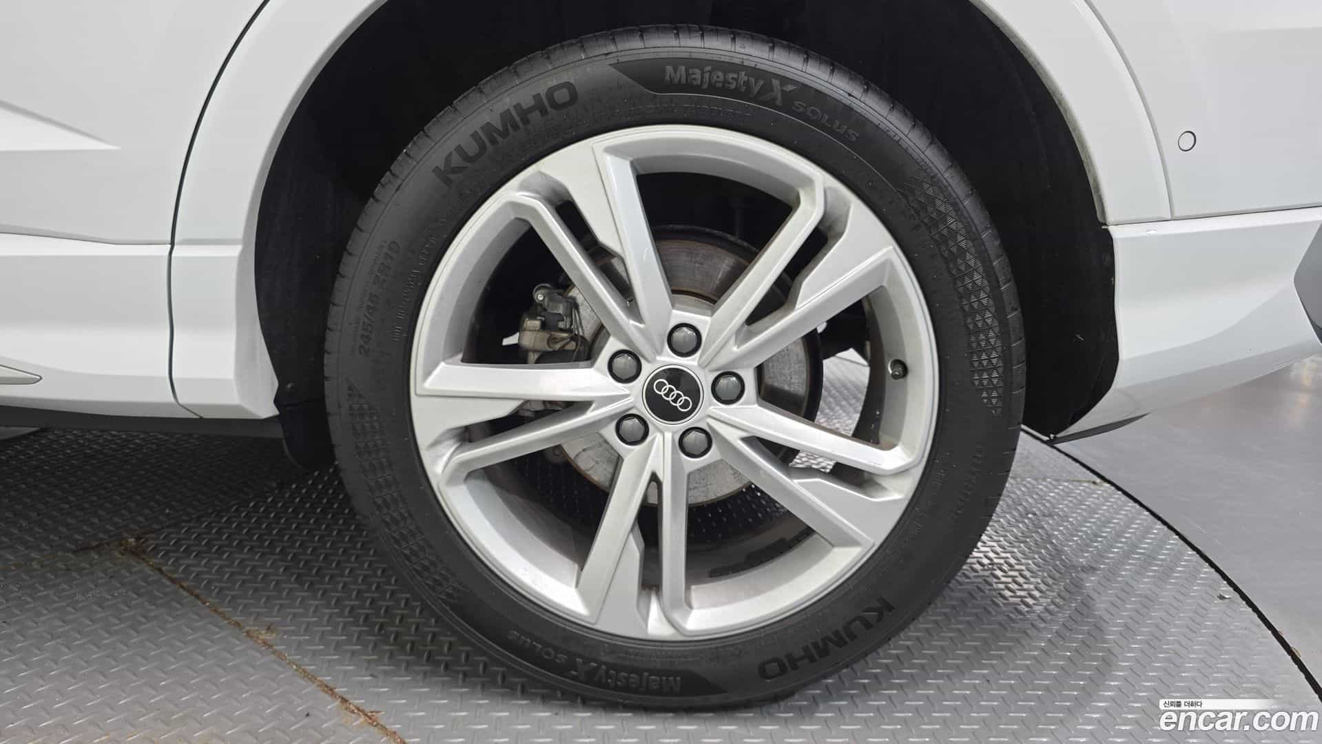 Q3 Audi 2023.0-OUTER-031