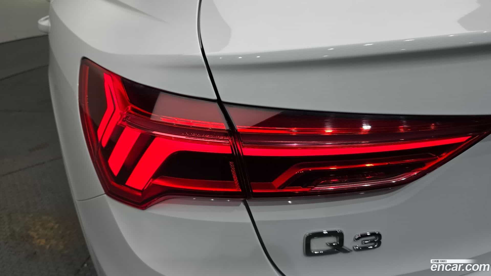 Q3 Audi 2023.0-OUTER-033