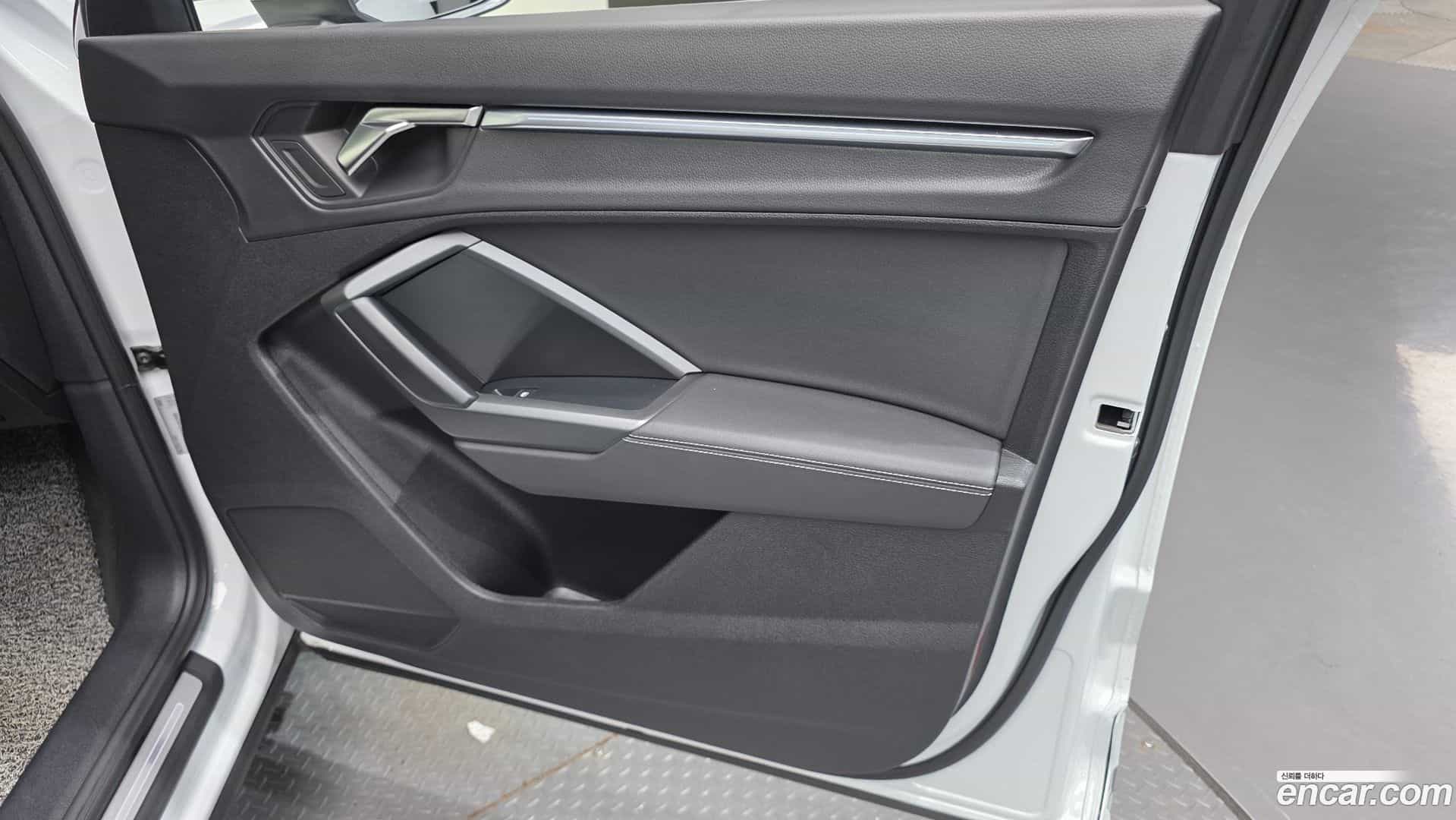 Q3 Audi 2023.0-INNER-035