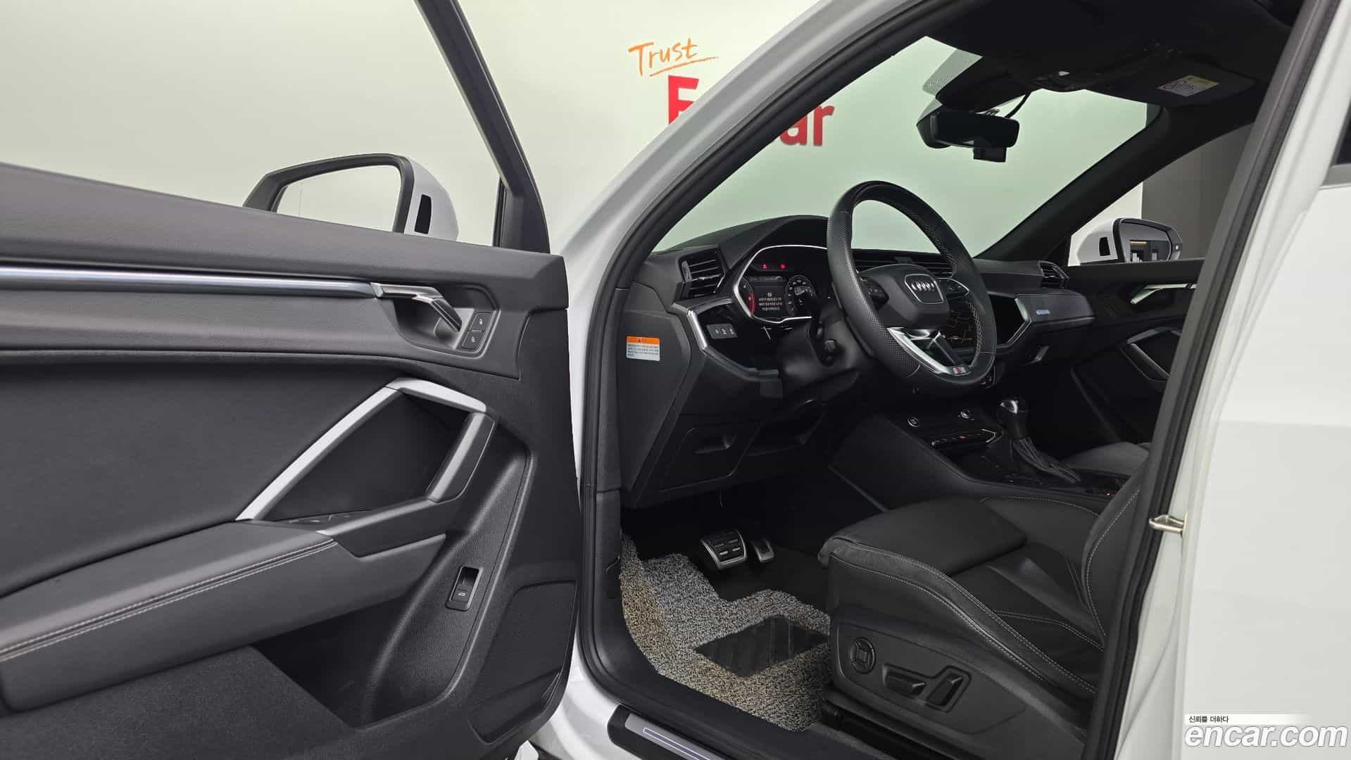 Q3 Audi 2023.0-INNER-036
