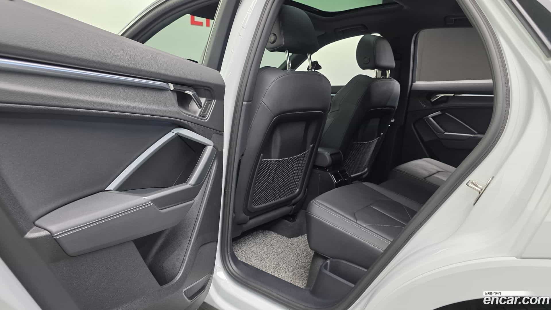 Q3 Audi 2023.0-OPTION-042