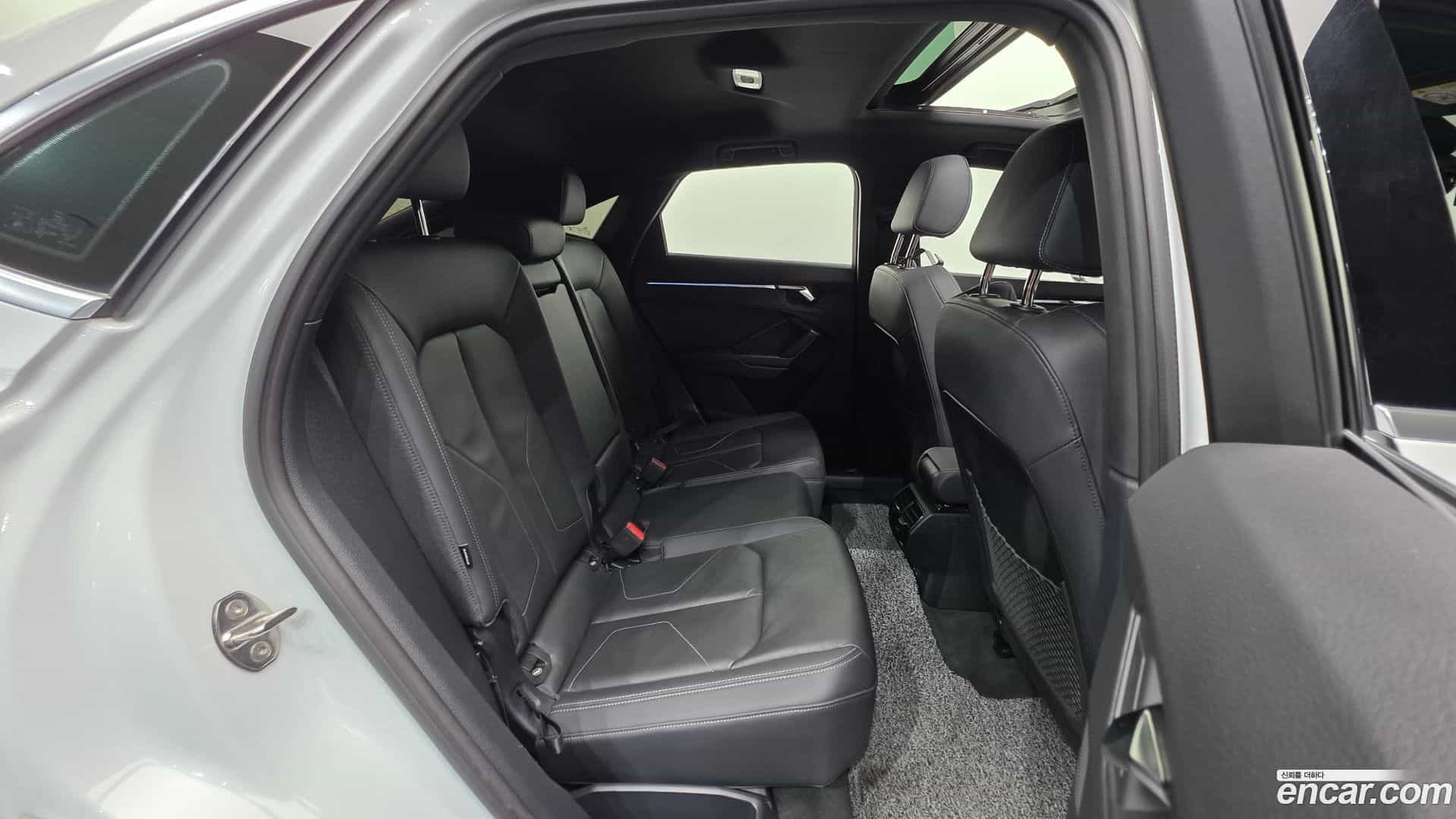 Q3 Audi 2023.0-OPTION-044