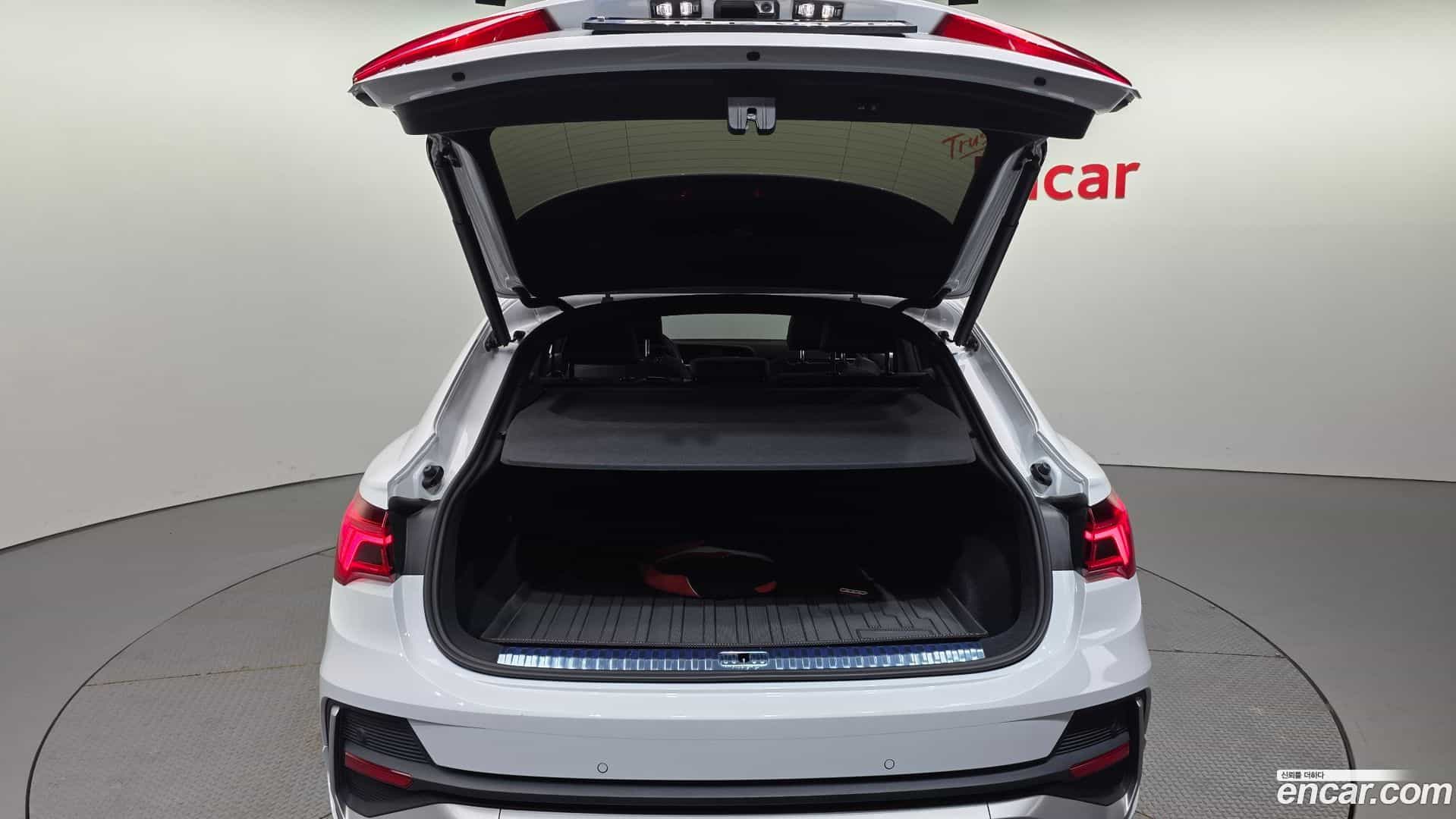 Q3 Audi 2023.0-OPTION-045