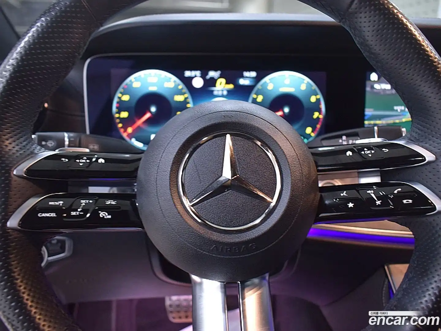 E-Class Mercedes-Benz 2023.4-INNER-009