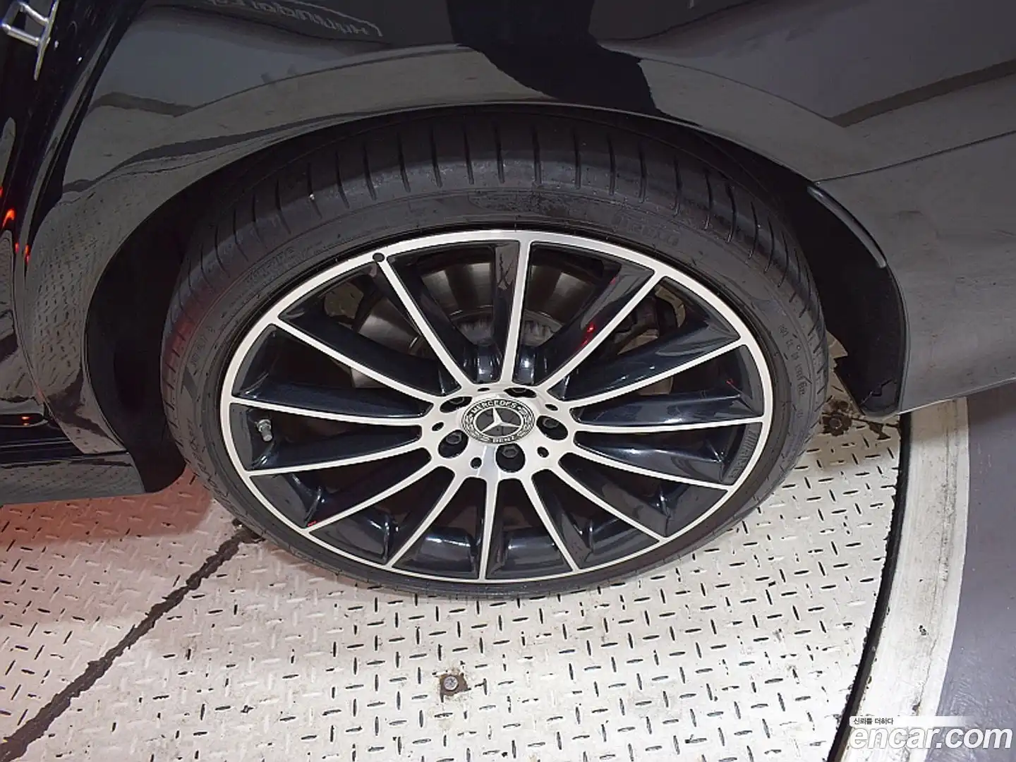 E-Class Mercedes-Benz 2023.4-OPTION-021