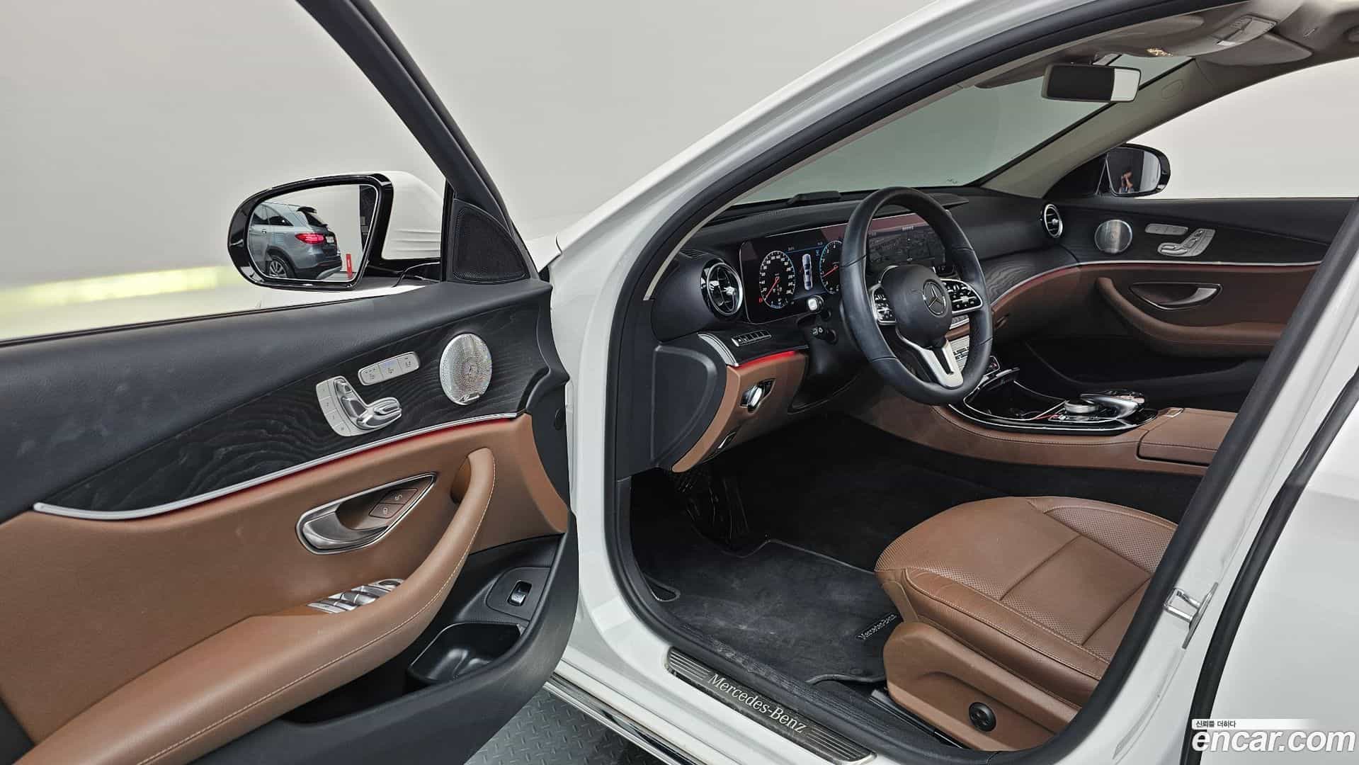 E-Class Mercedes-Benz 2018.9-INNER-010