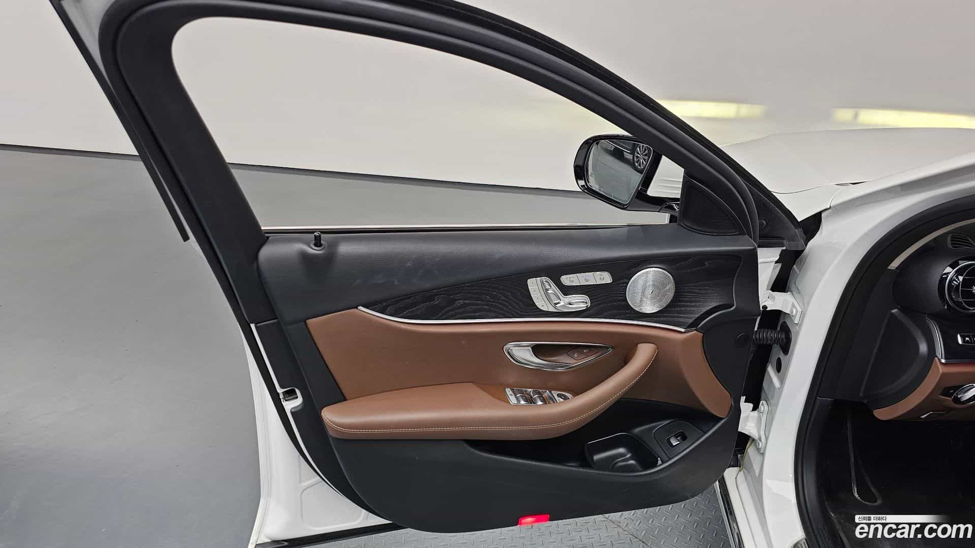 E-Class Mercedes-Benz 2018.9-INNER-034