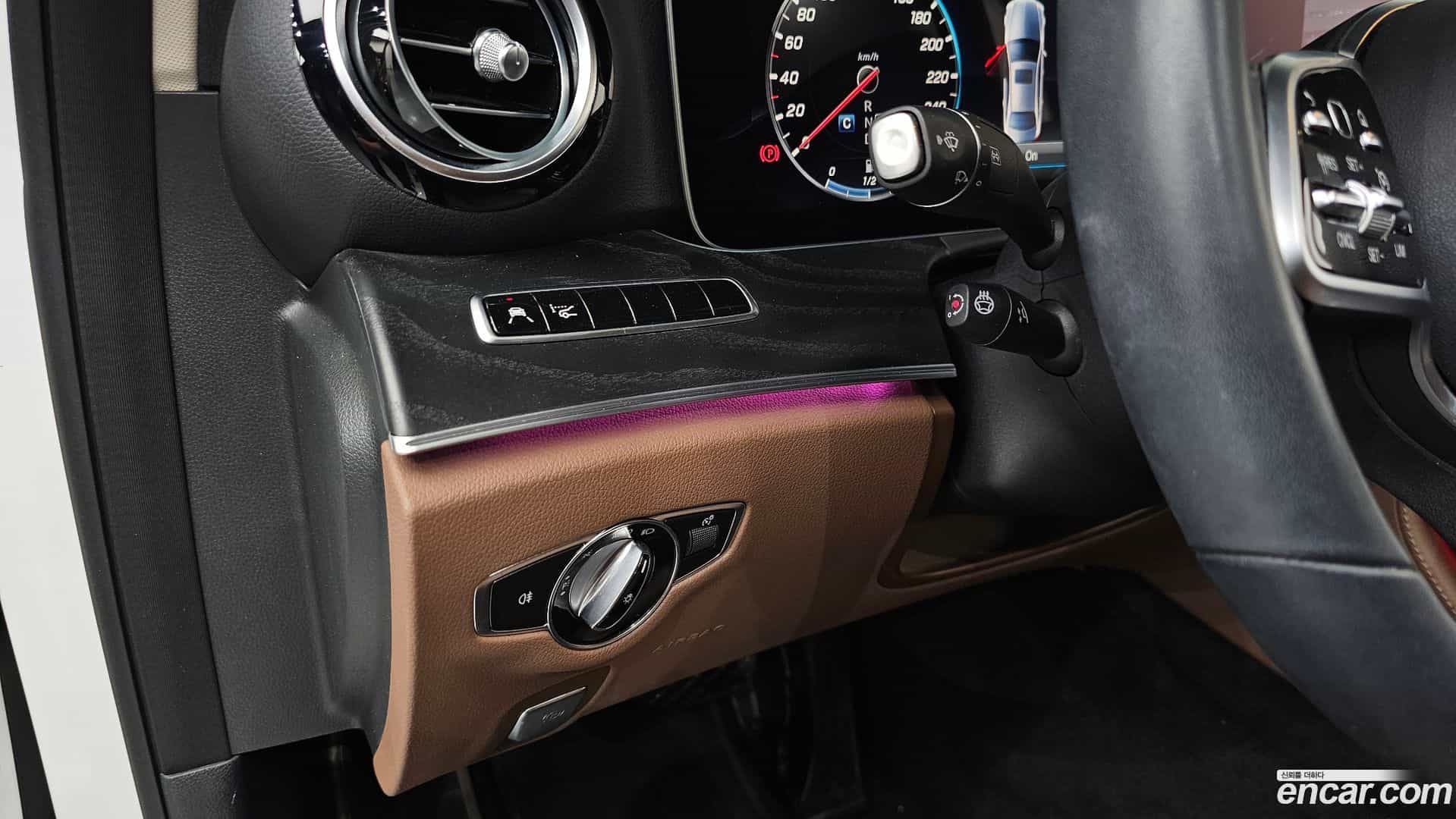 E-Class Mercedes-Benz 2018.9-OPTION-041