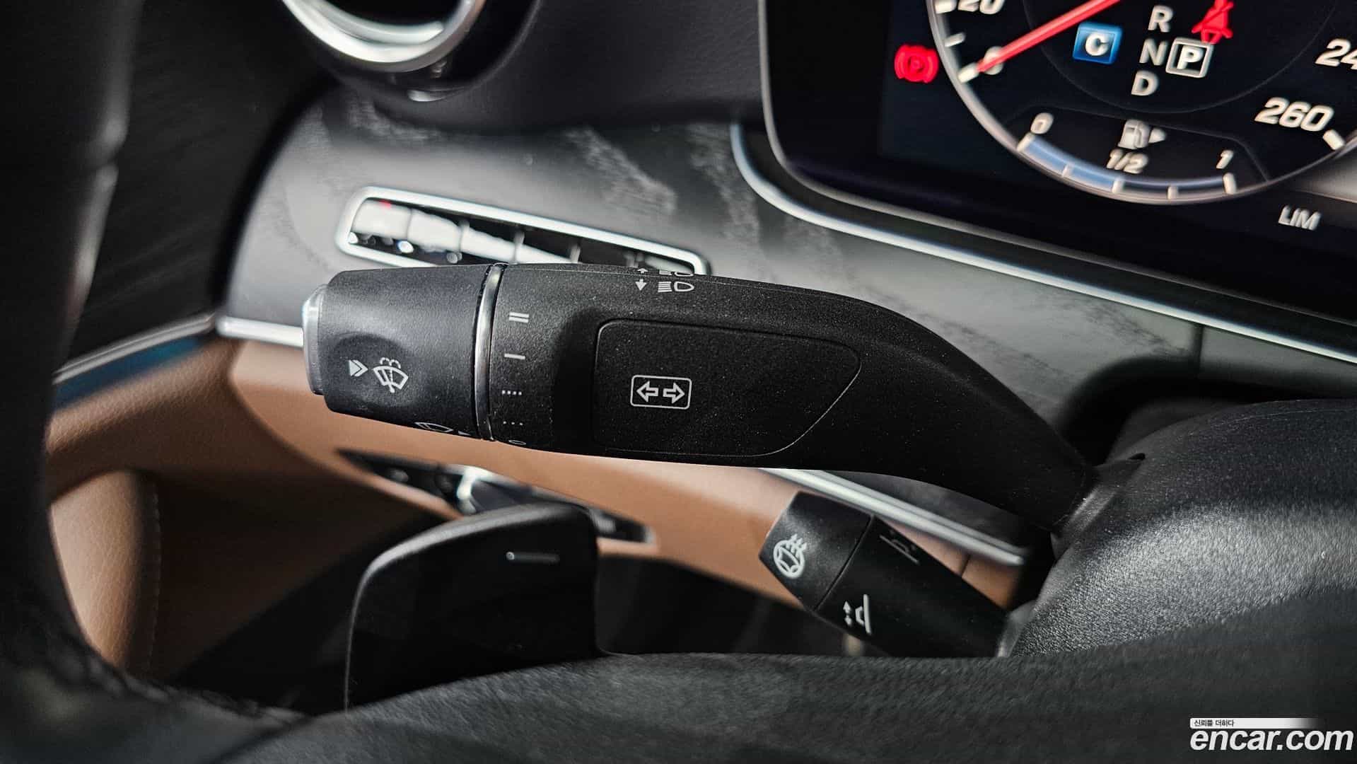 E-Class Mercedes-Benz 2018.9-OPTION-042
