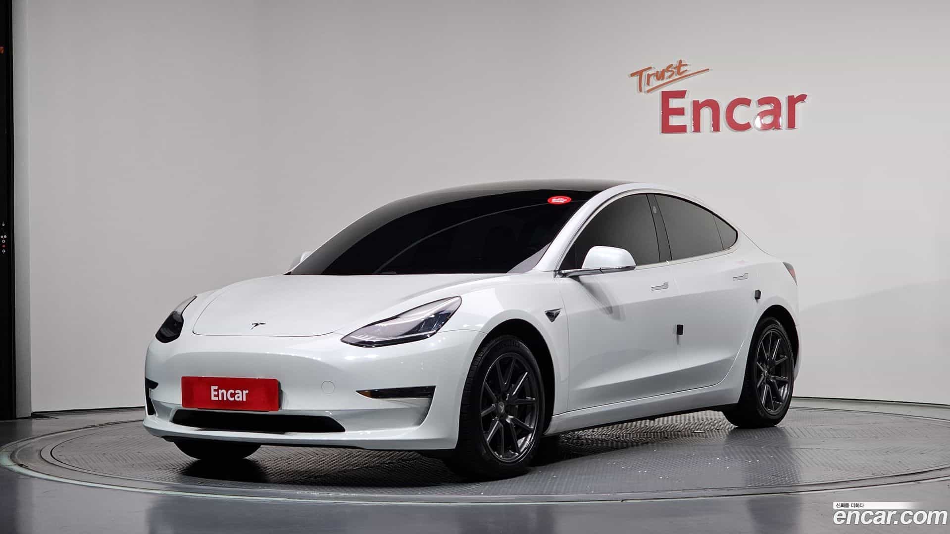 Model 3 Tesla 2020.7-OUTER-001