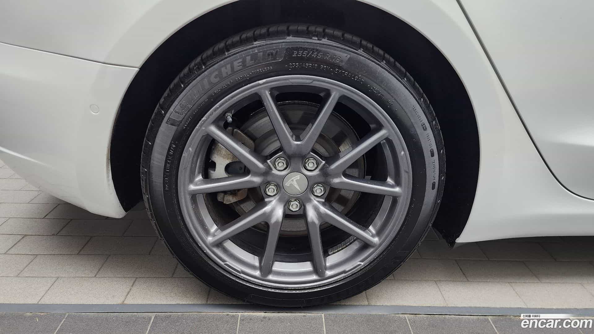 Model 3 Tesla 2020.7-OUTER-031
