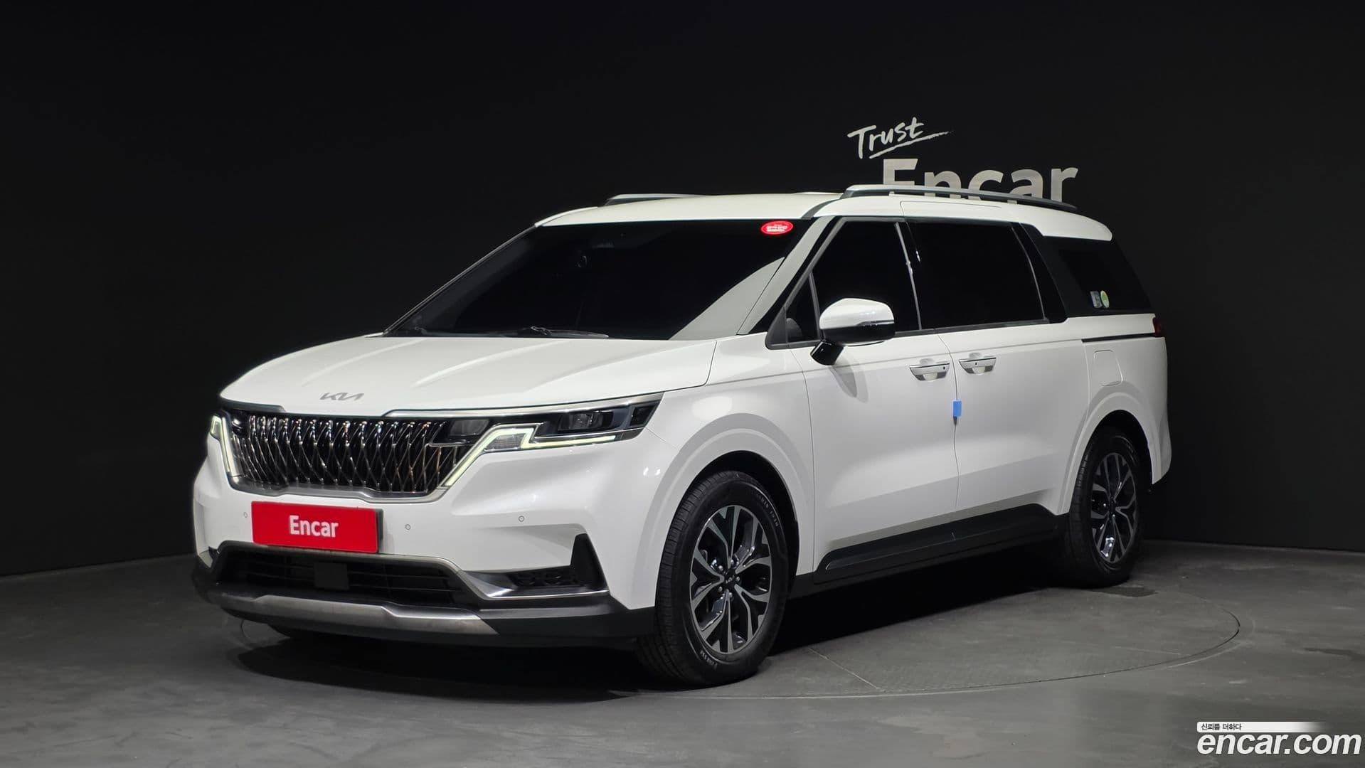 Main__Slider__Photo:Canival Kia 2022.2-0