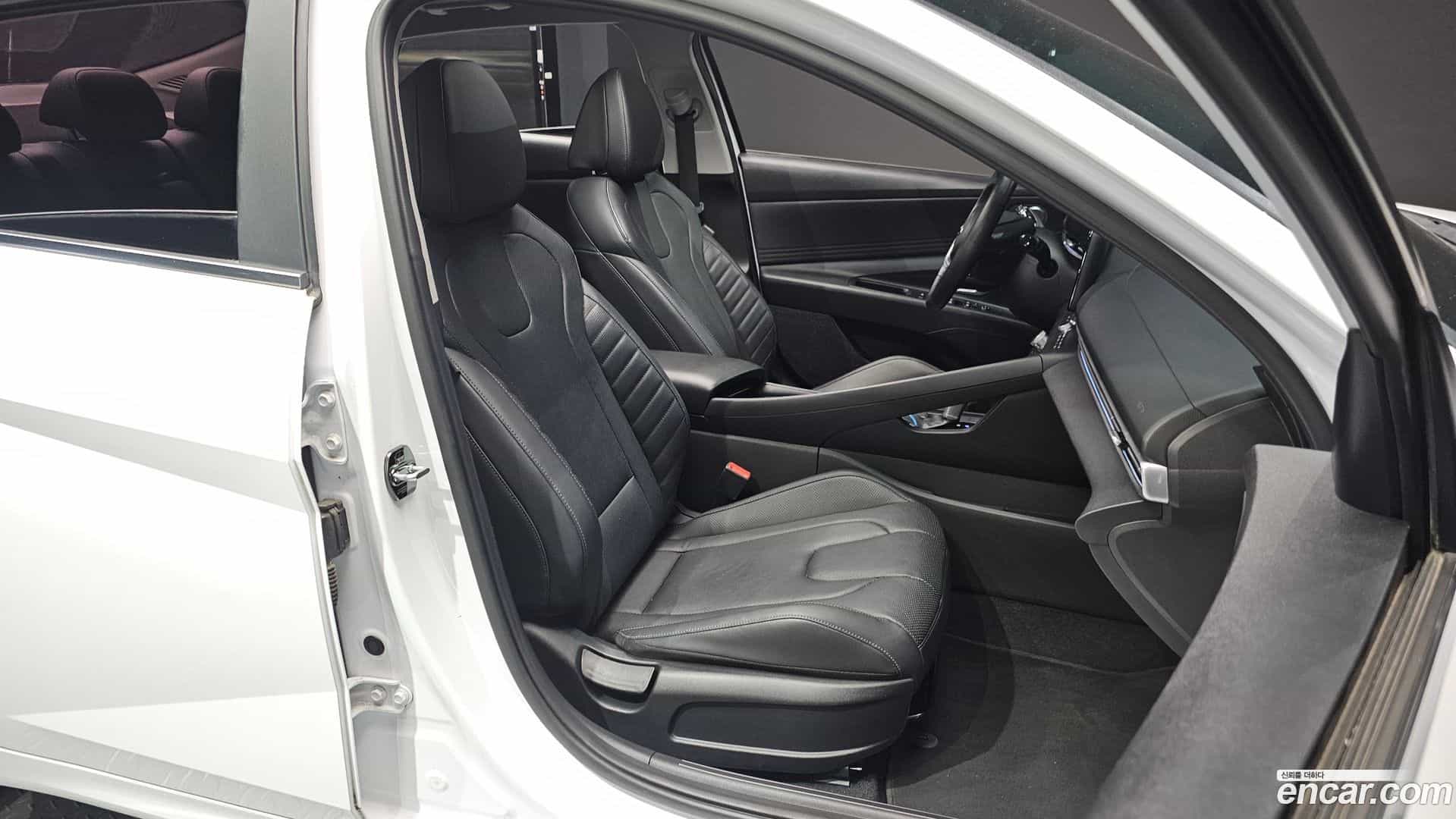AVANTE Hyundai 2020.4-OPTION-015