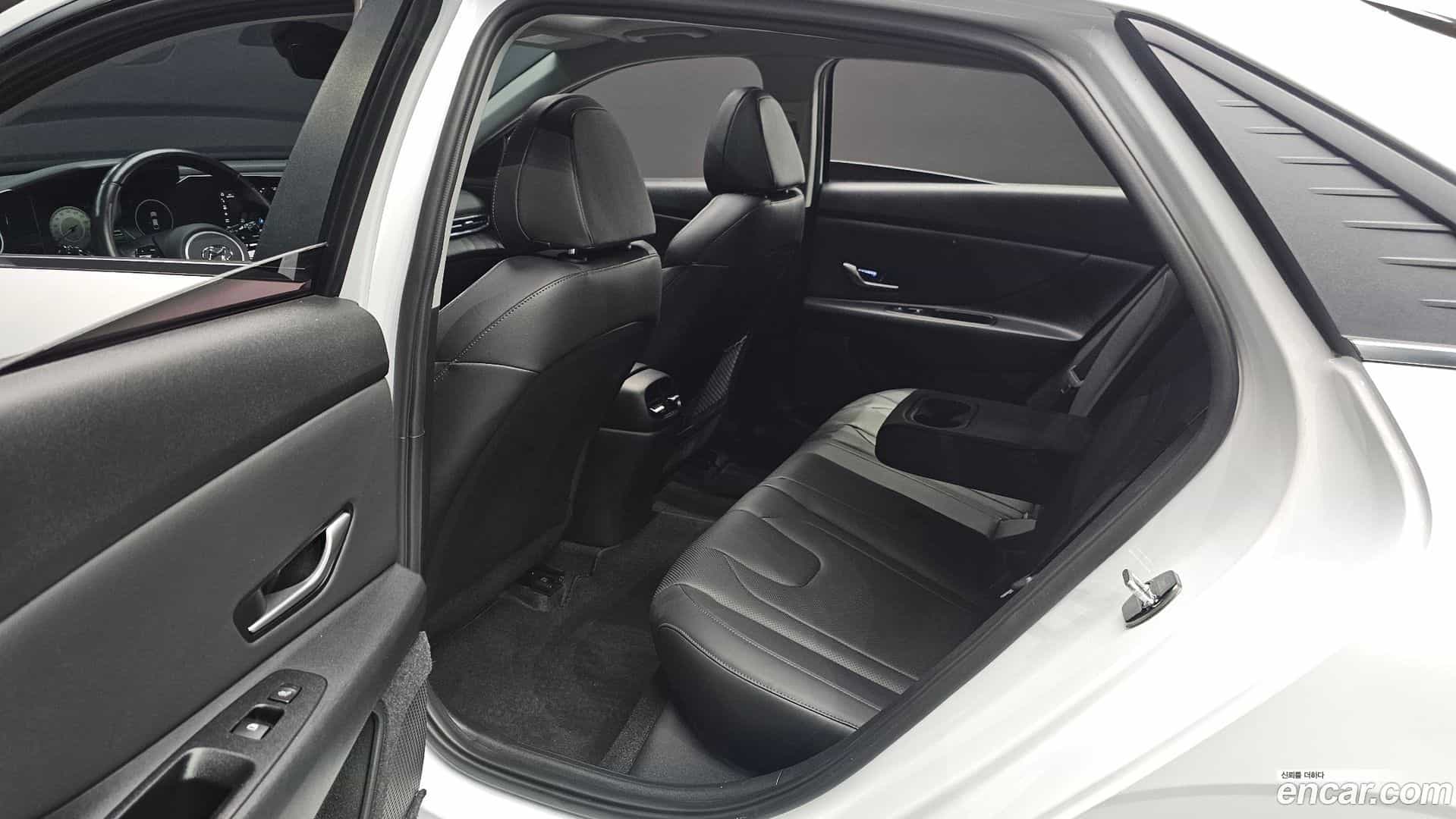 AVANTE Hyundai 2020.4-OPTION-016