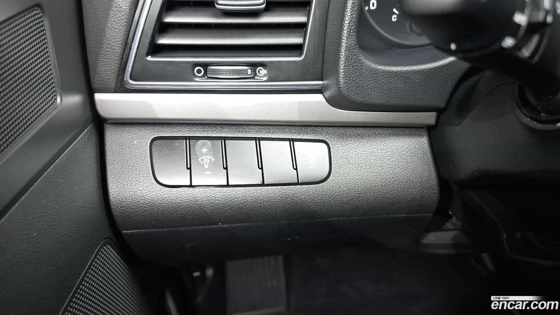 AVANTE Hyundai 2015.10-OPTION-020