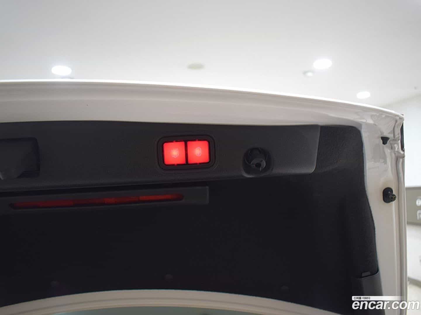 E-Class Mercedes-Benz 2022.3-OPTION-020