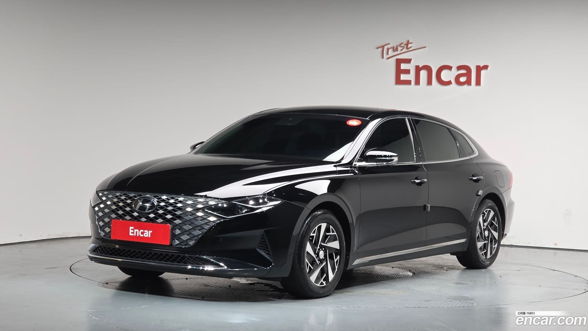 Main__Slider__Photo:Grandeur Hyundai 2022.7-0