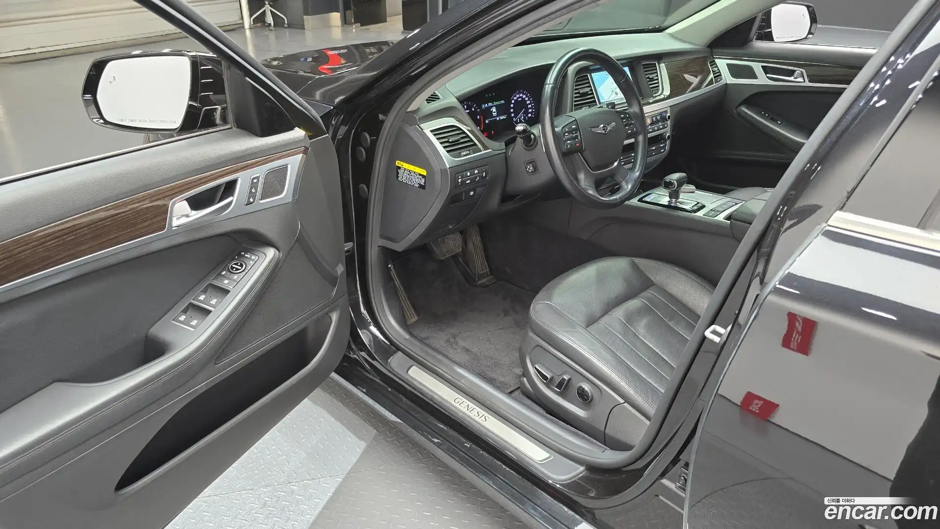 G80 Genesis 2019.0-INNER-010