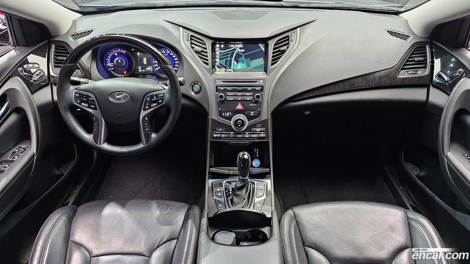 Grandeur Hyundai 2015.10-INNER-007
