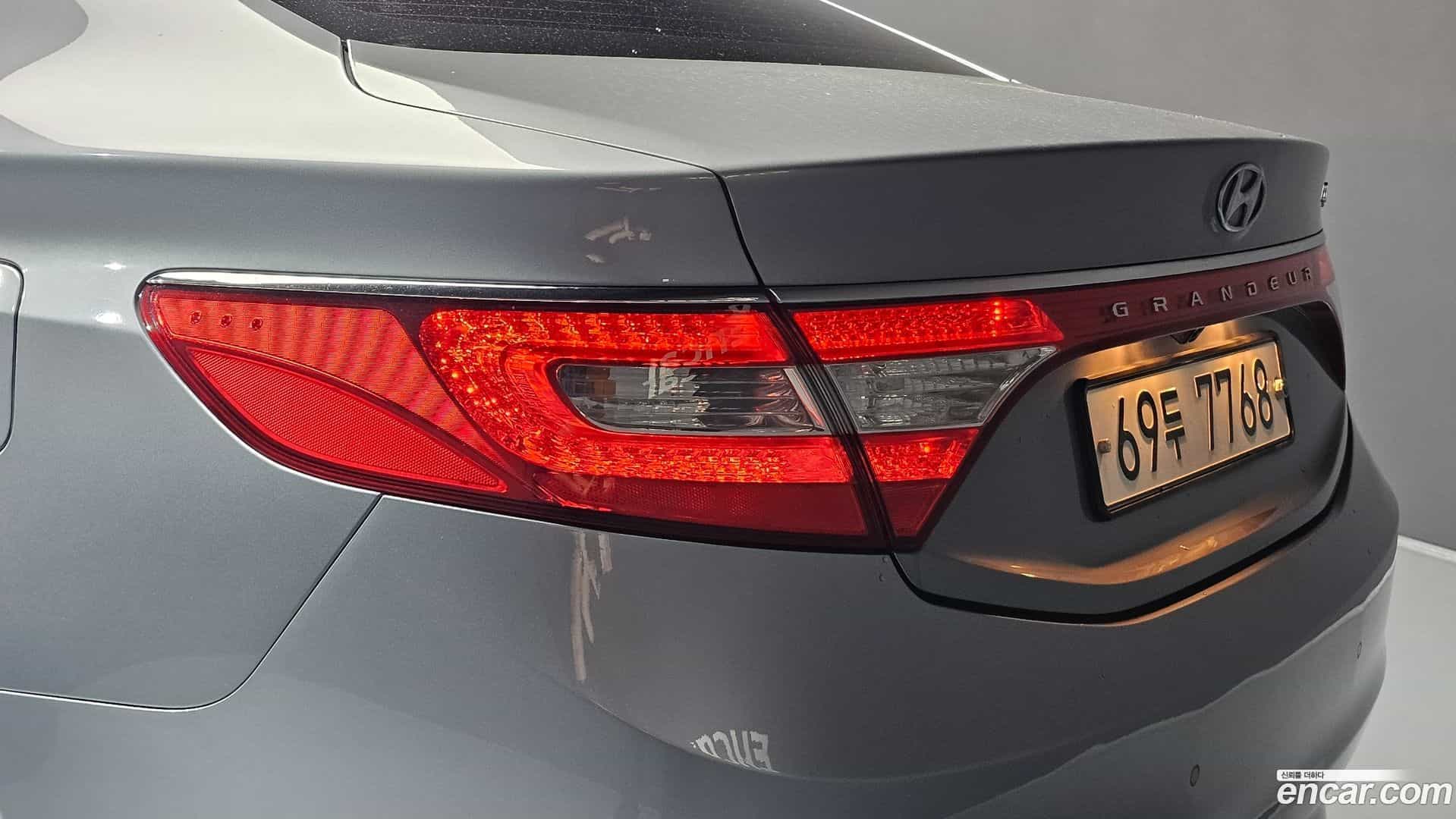 Grandeur Hyundai 2015.10-OUTER-033
