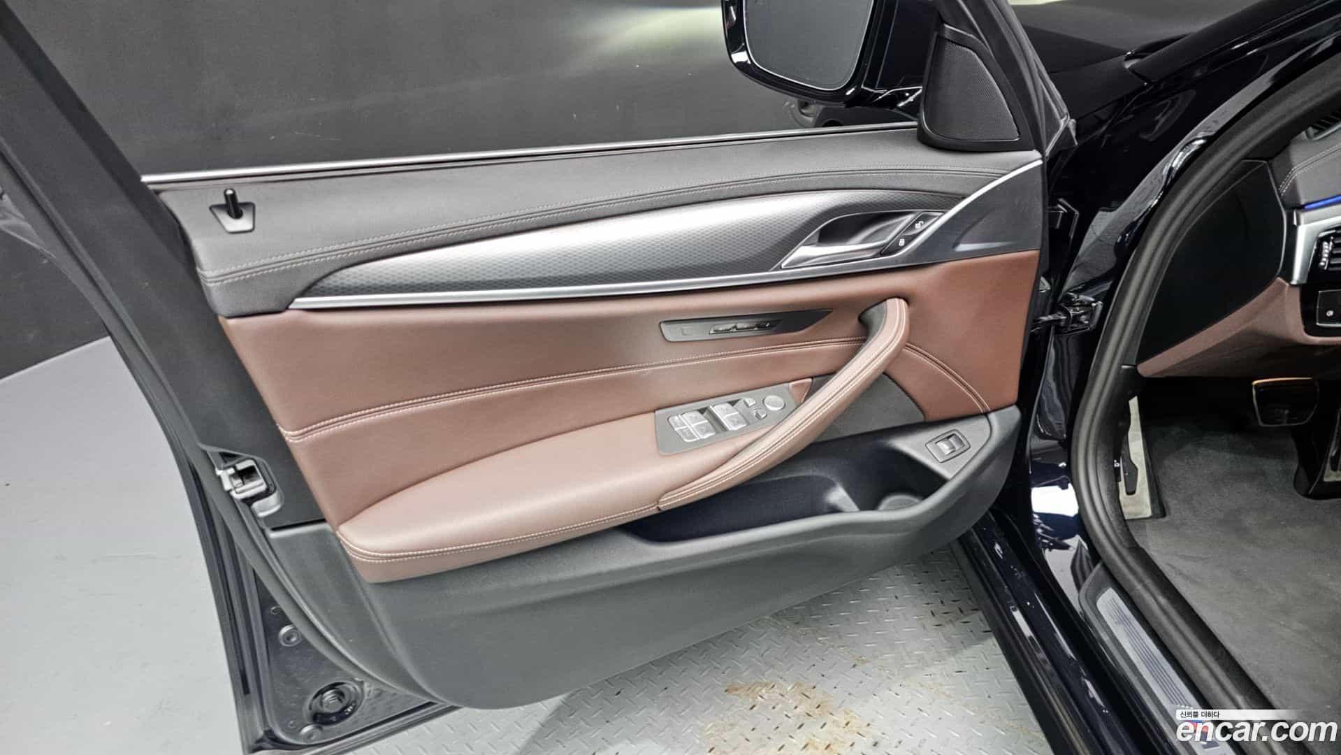 5-Series BMW 2023.6-INNER-034