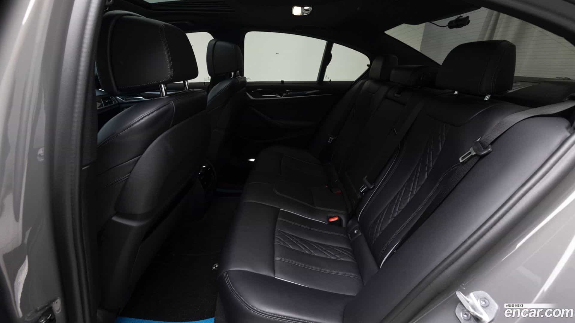 5-Series BMW 2022.0-INNER-010