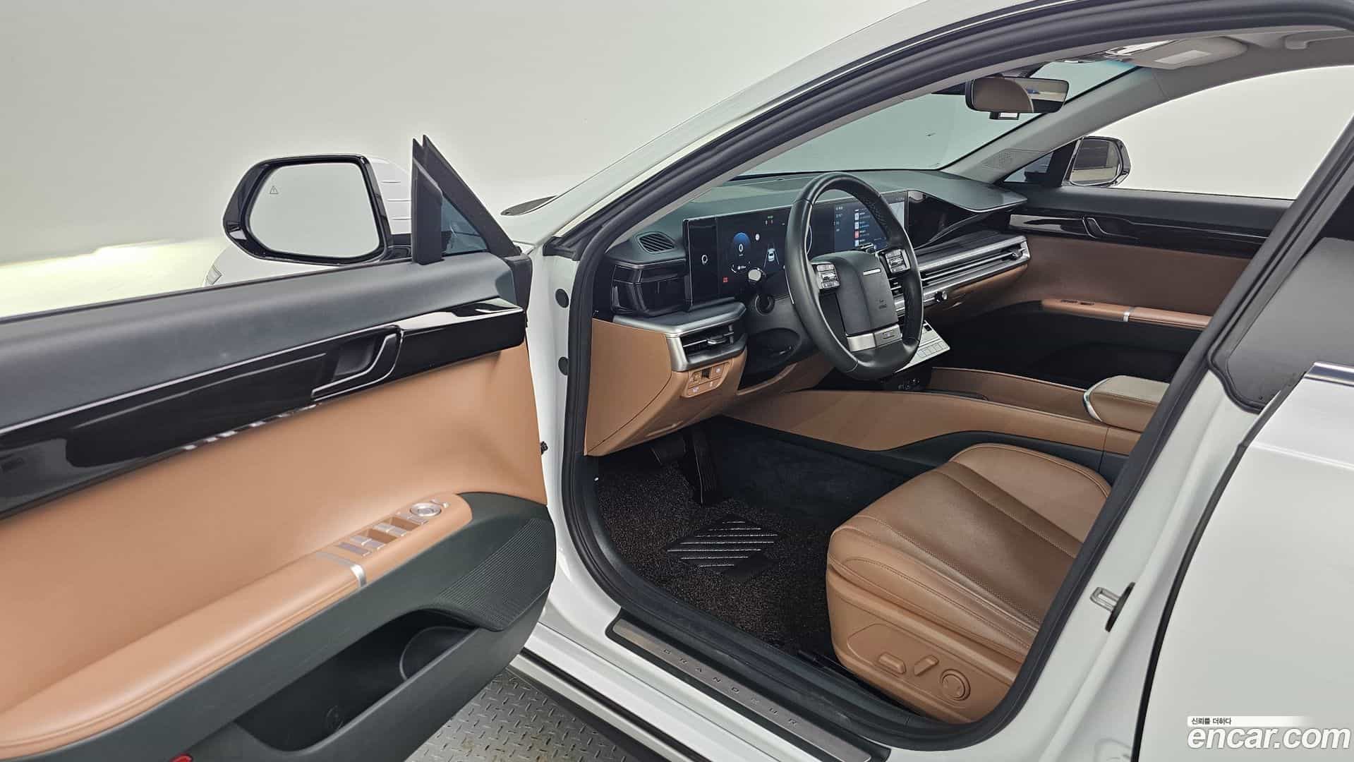 Grandeur Hyundai 2024.2-INNER-010