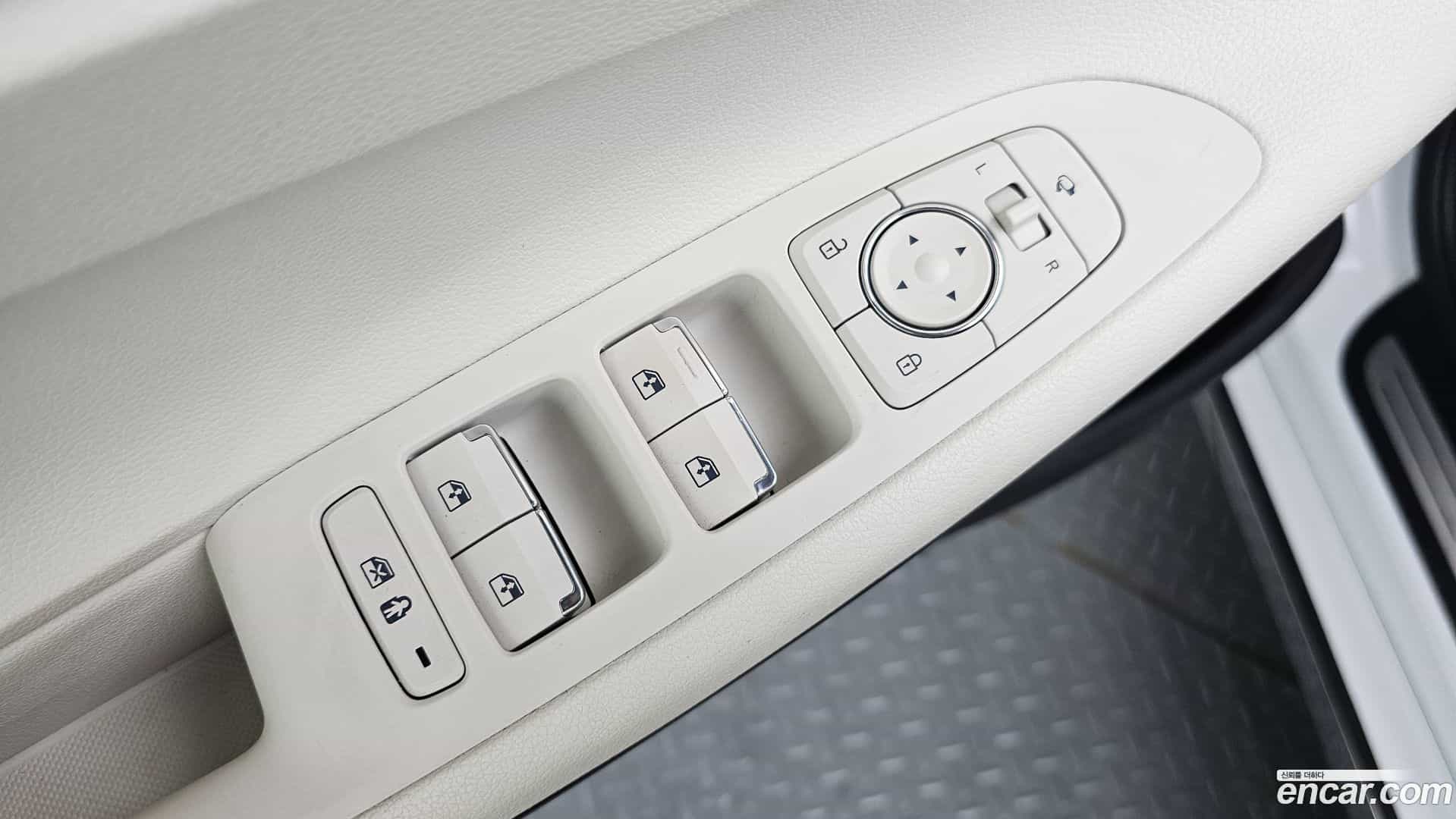 Grandeur Hyundai 2021.9-OPTION-047