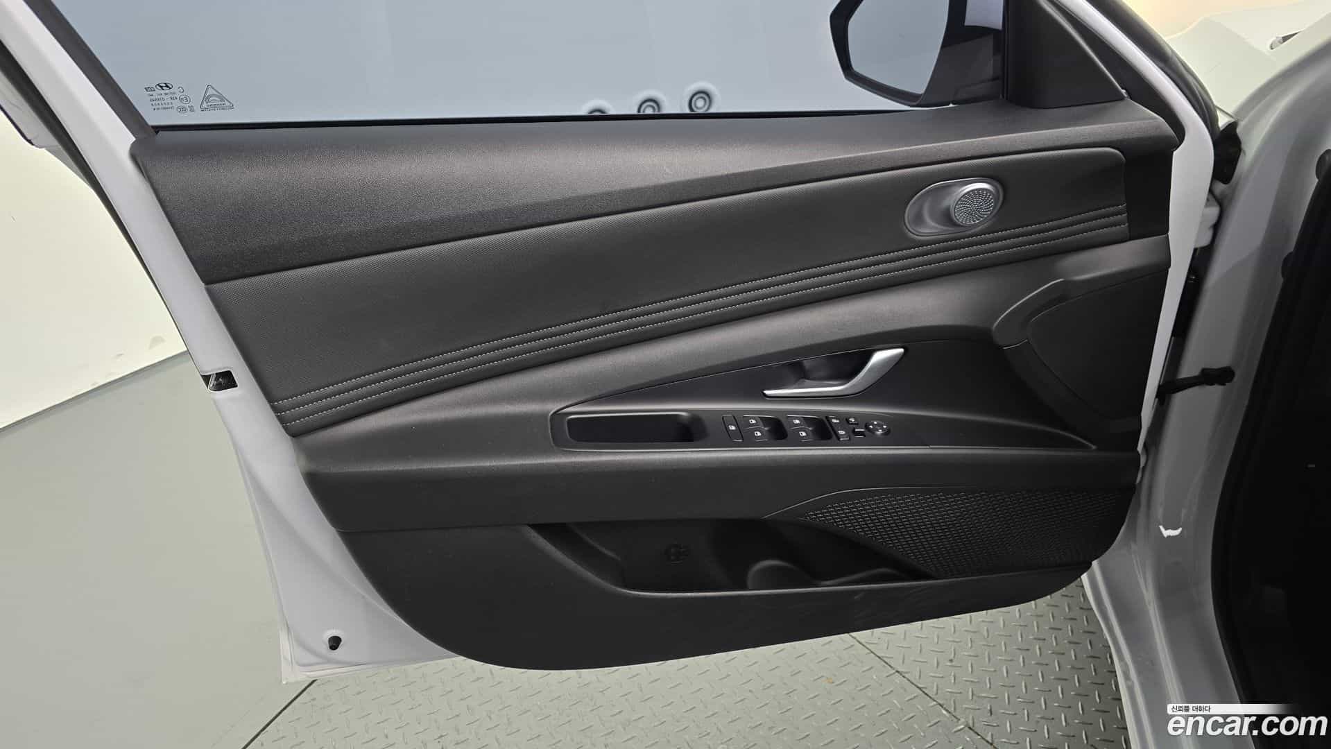 AVANTE Hyundai 2023.1-INNER-034