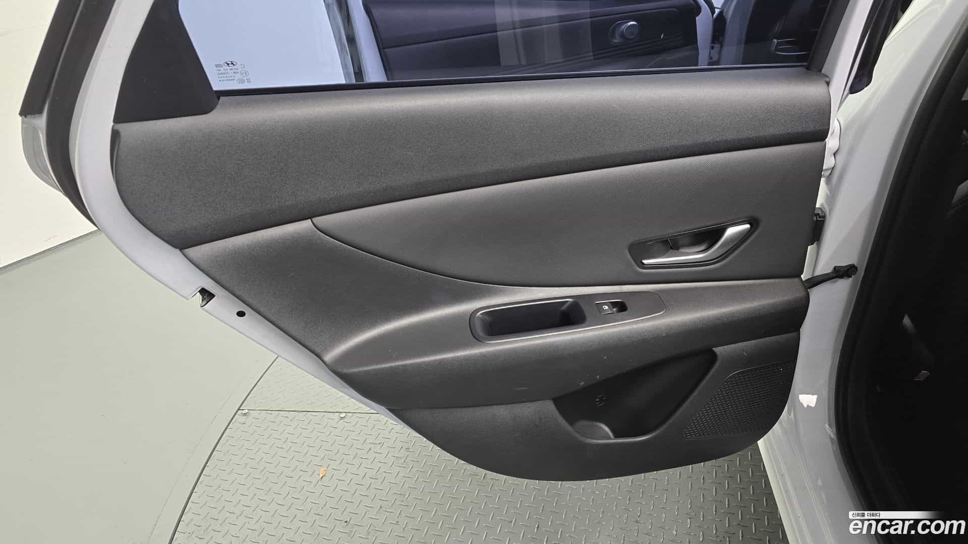 AVANTE Hyundai 2023.1-INNER-035