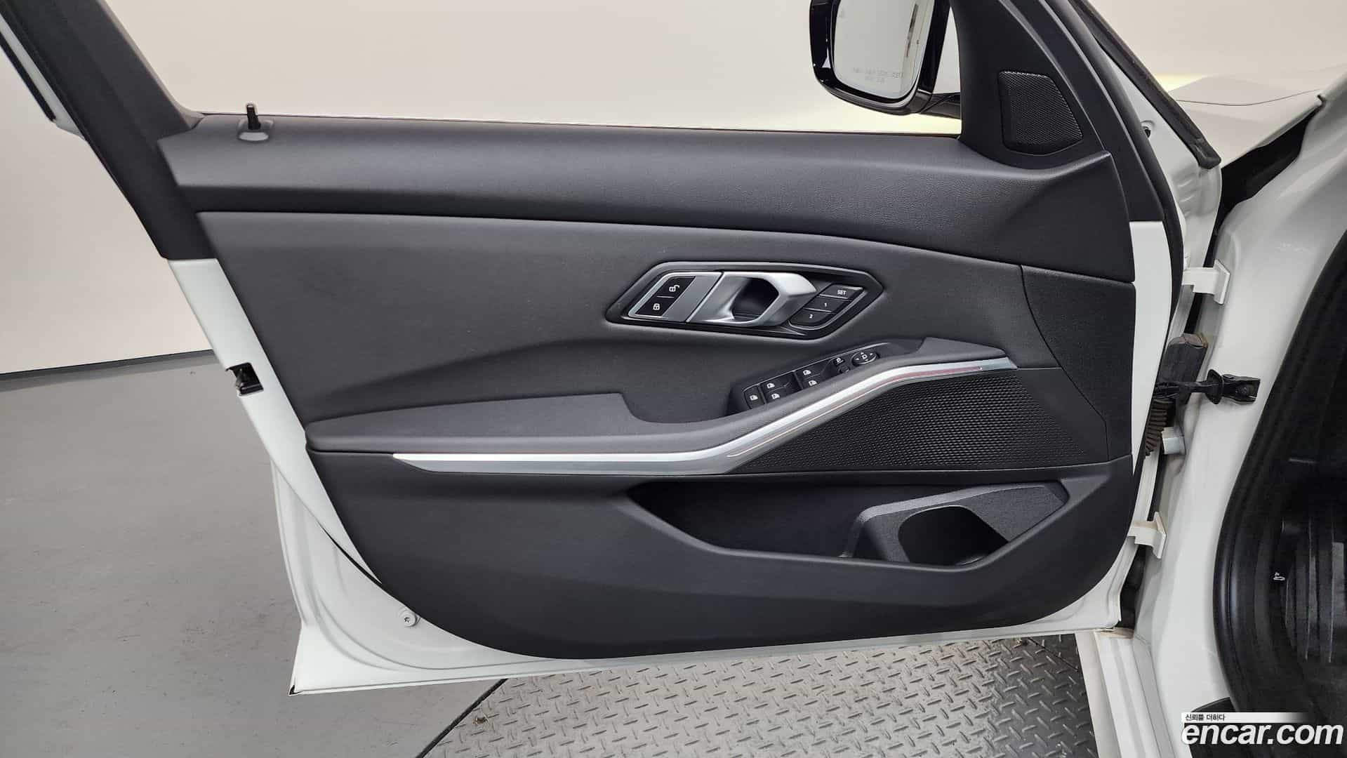 3-Series BMW 2020.3-INNER-034