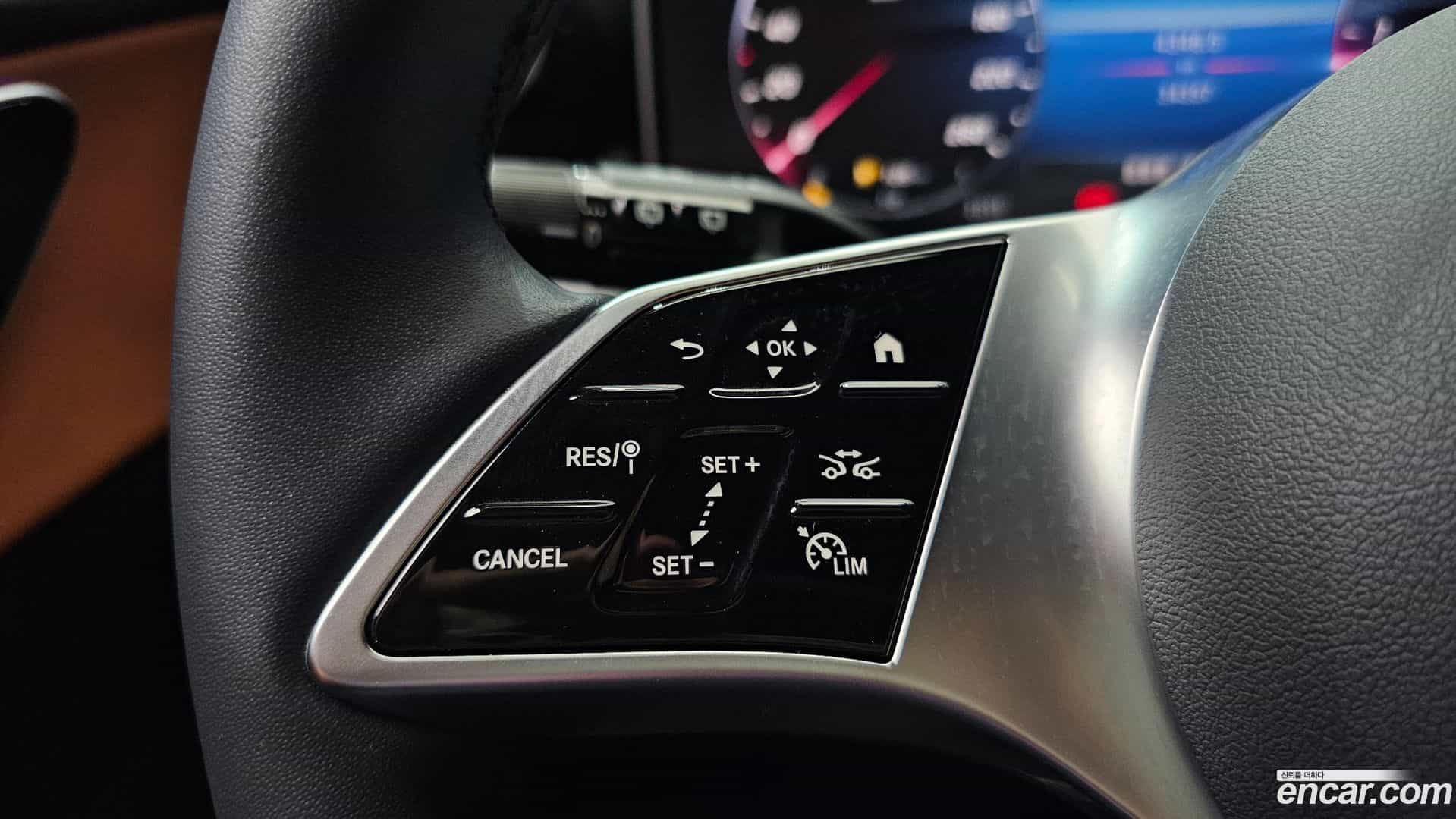 GLC-Class Mercedes-Benz 2024.7-OPTION-024