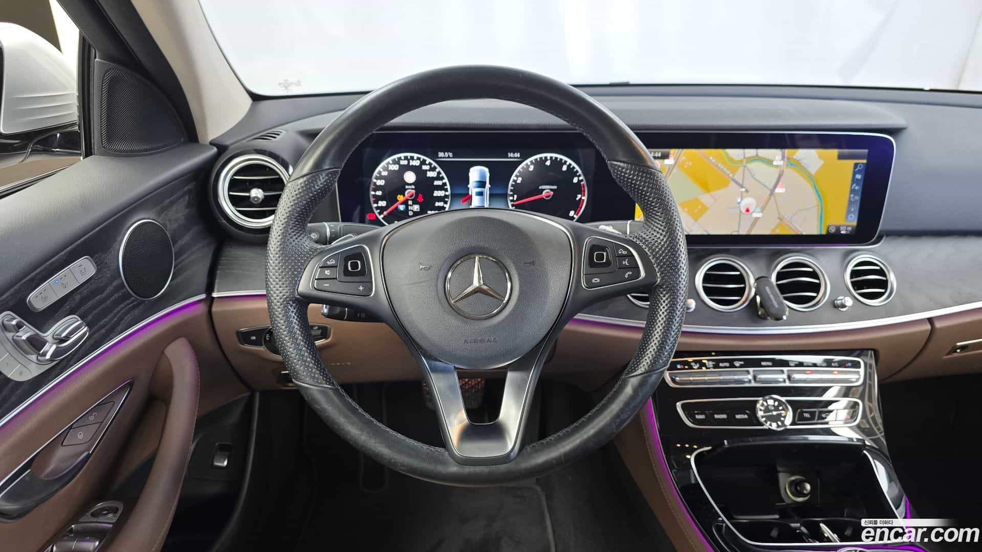 E-Class Mercedes-Benz 2017.1-OPTION-017