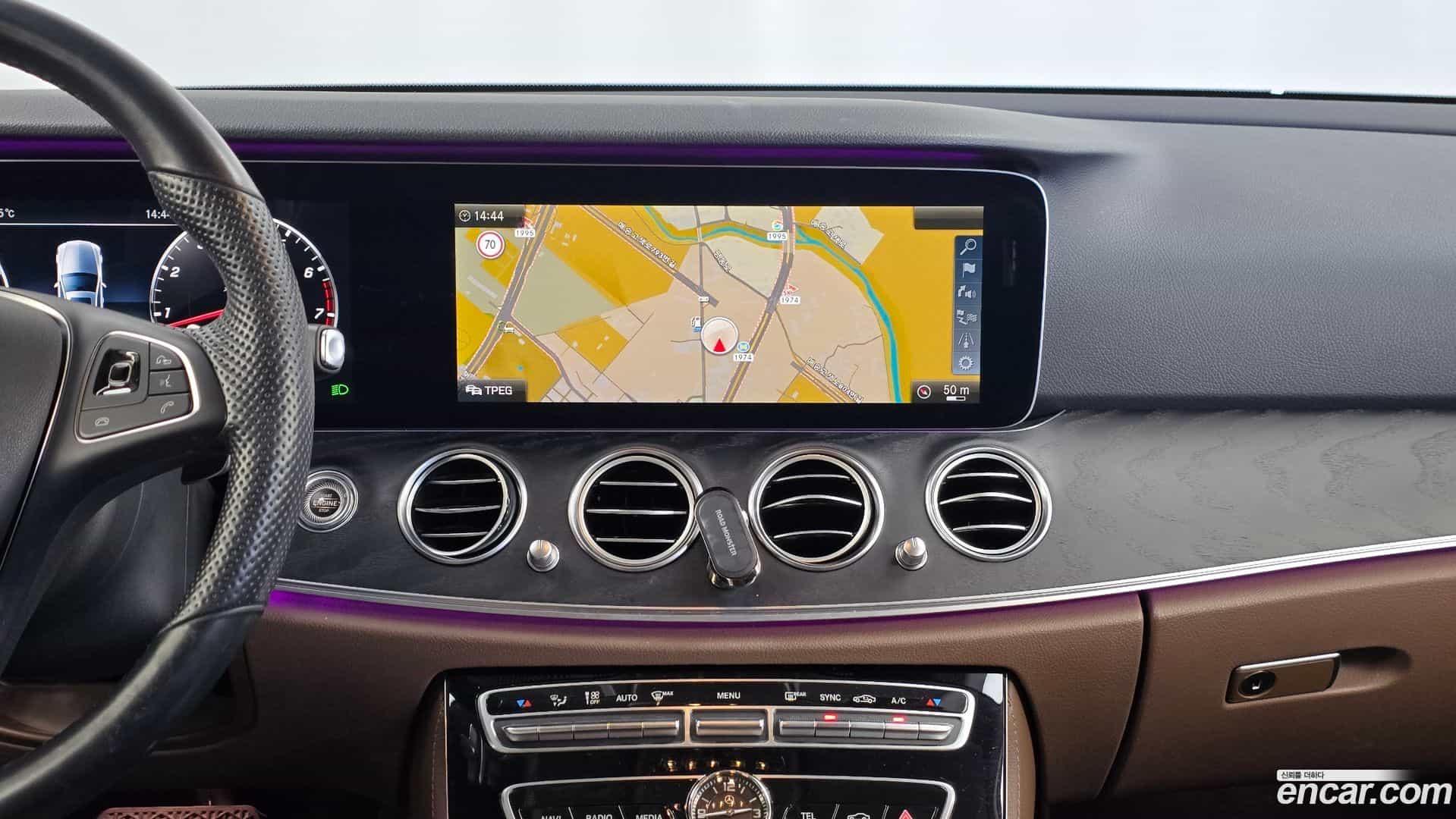 E-Class Mercedes-Benz 2017.1-OPTION-018