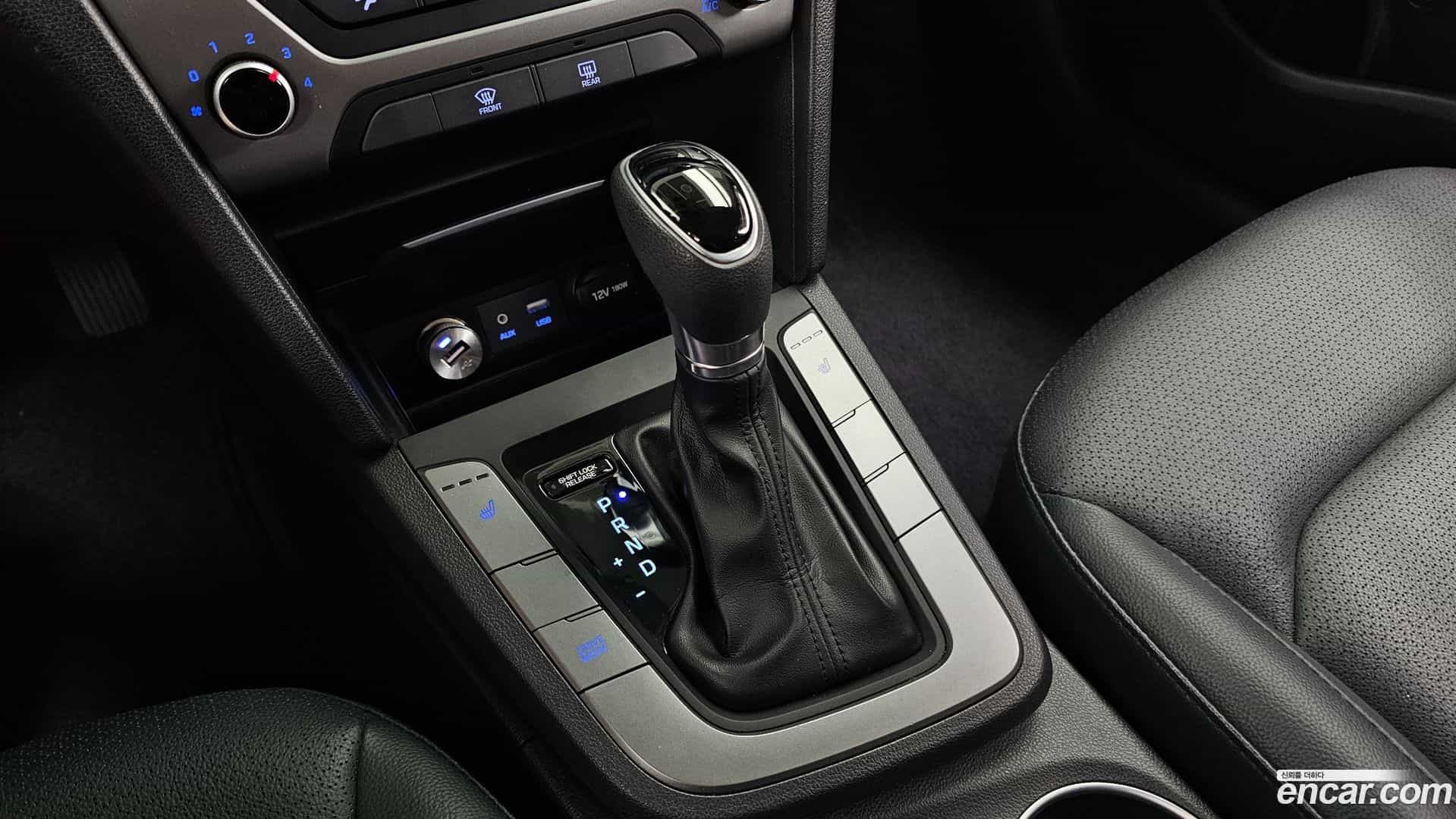 AVANTE Hyundai 2017.6-INNER-009