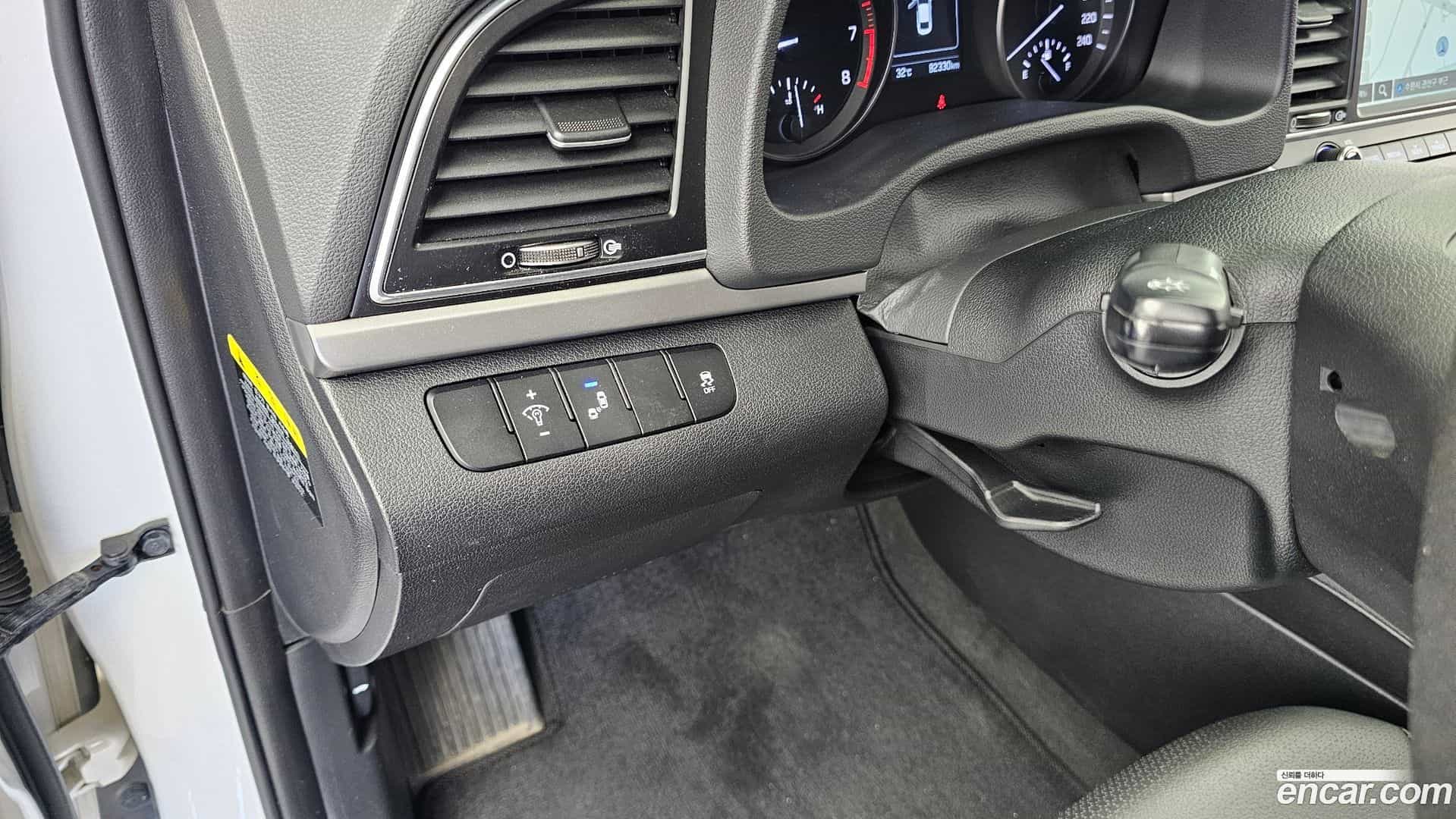 AVANTE Hyundai 2017.6-OPTION-020