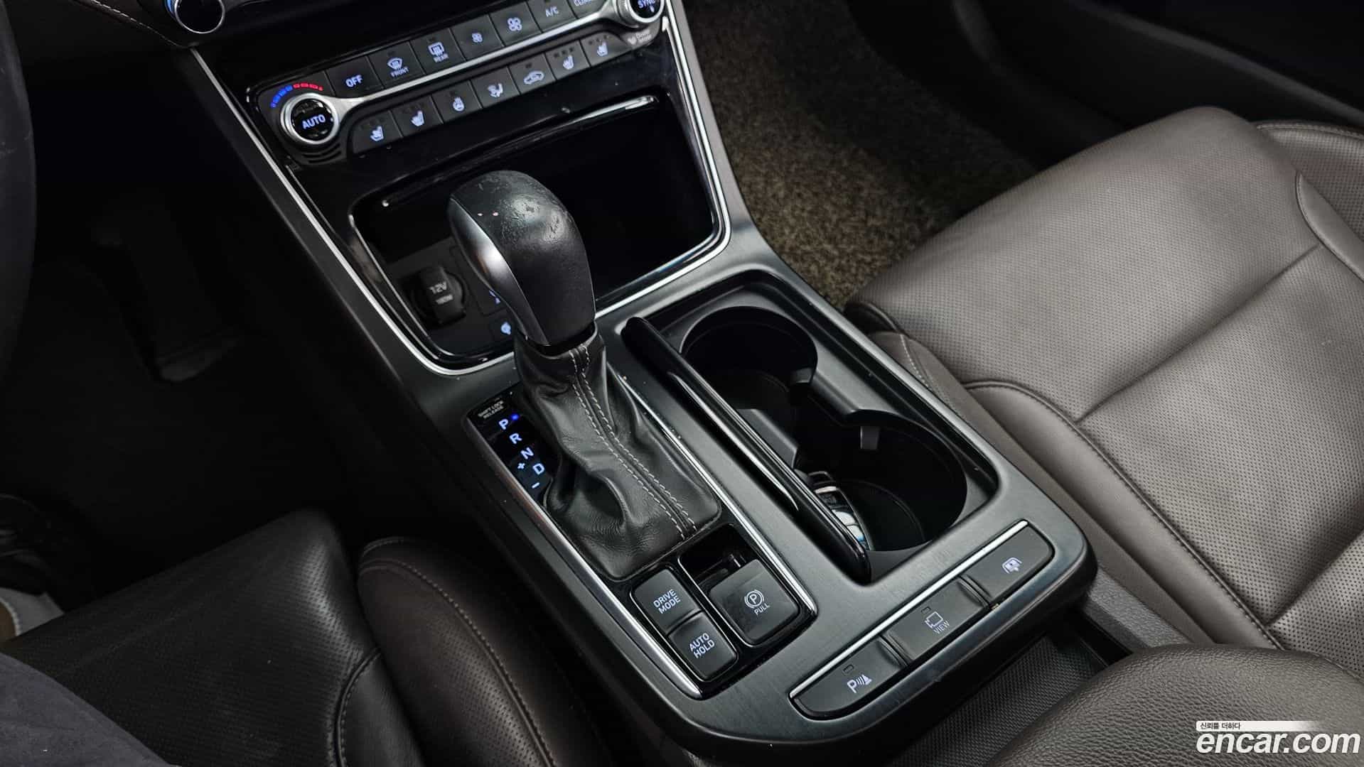 Grandeur Hyundai 2017.0-INNER-009