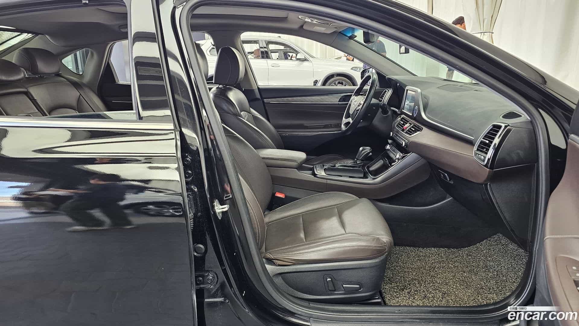 Grandeur Hyundai 2017.0-OPTION-015