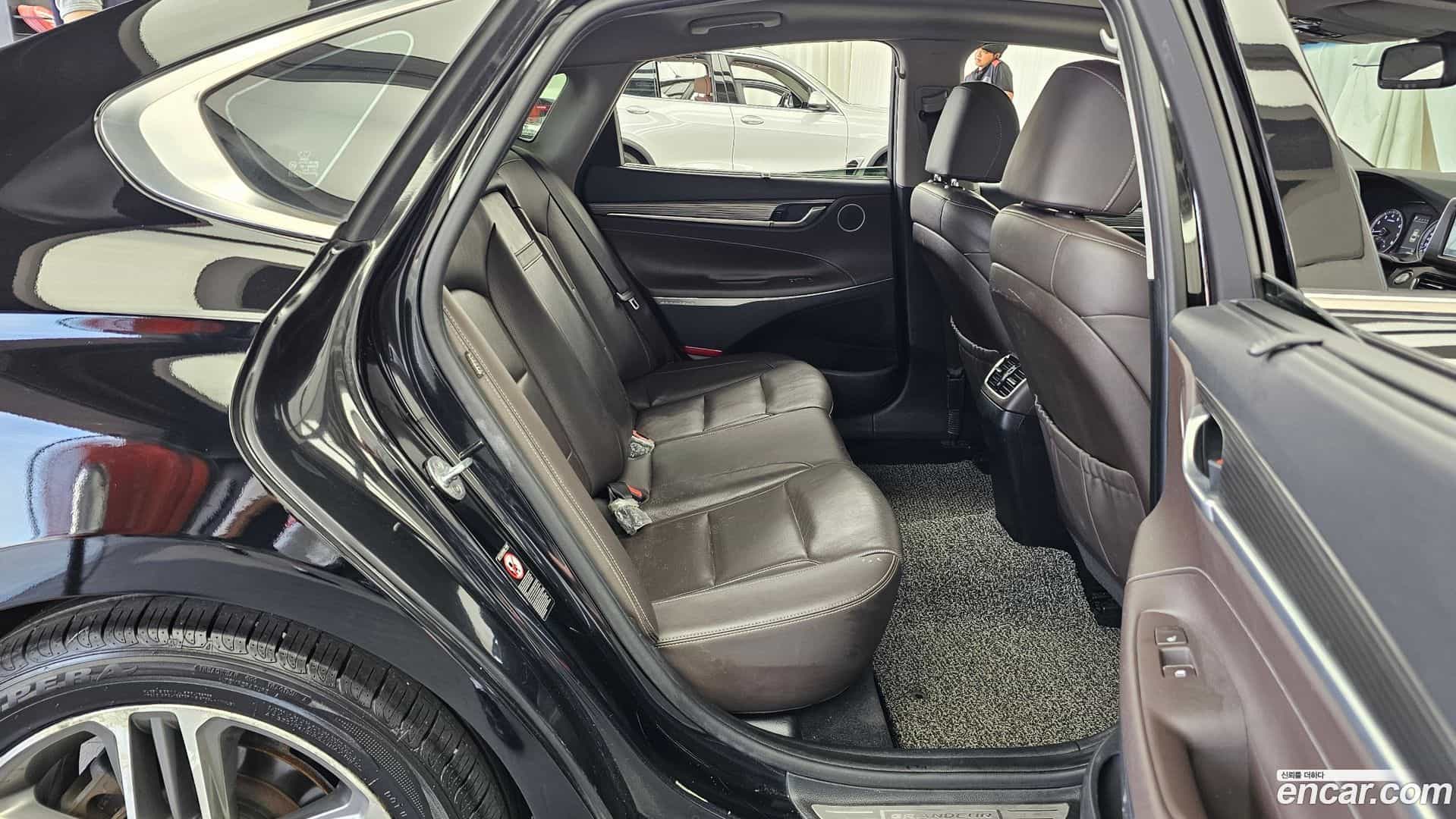 Grandeur Hyundai 2017.0-OPTION-016
